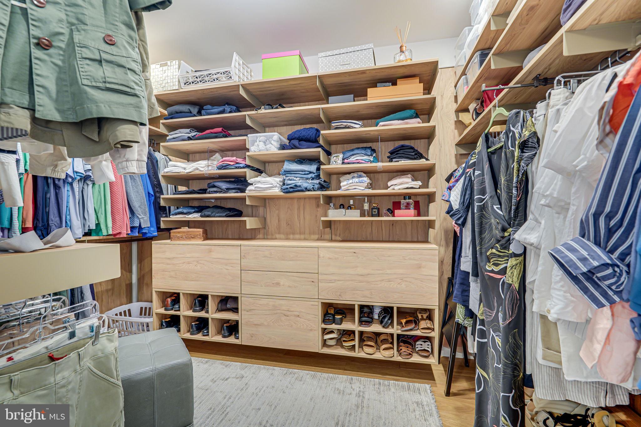 MCLEAN VILLAGE - Residential