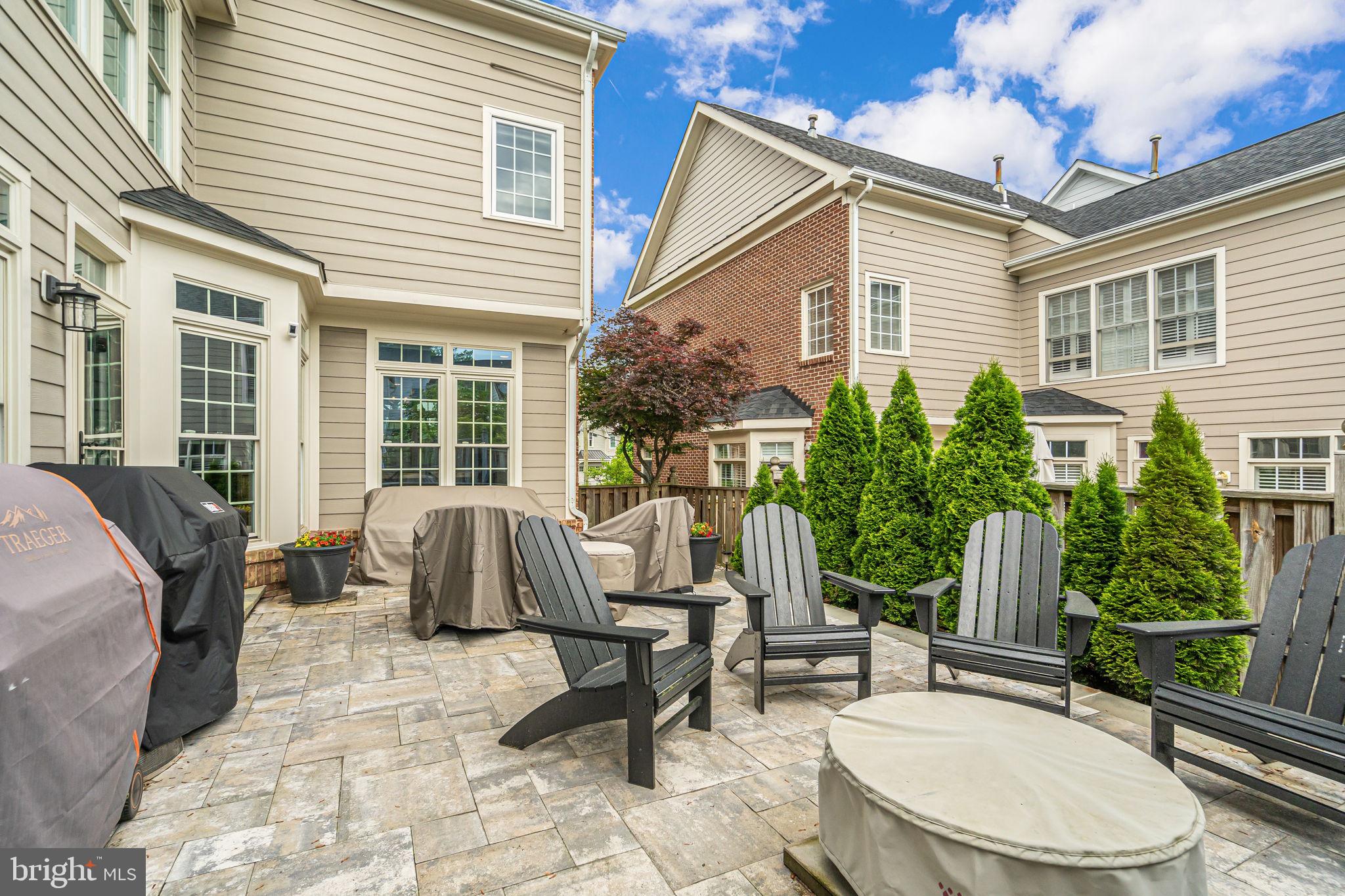 MCLEAN VILLAGE - Residential