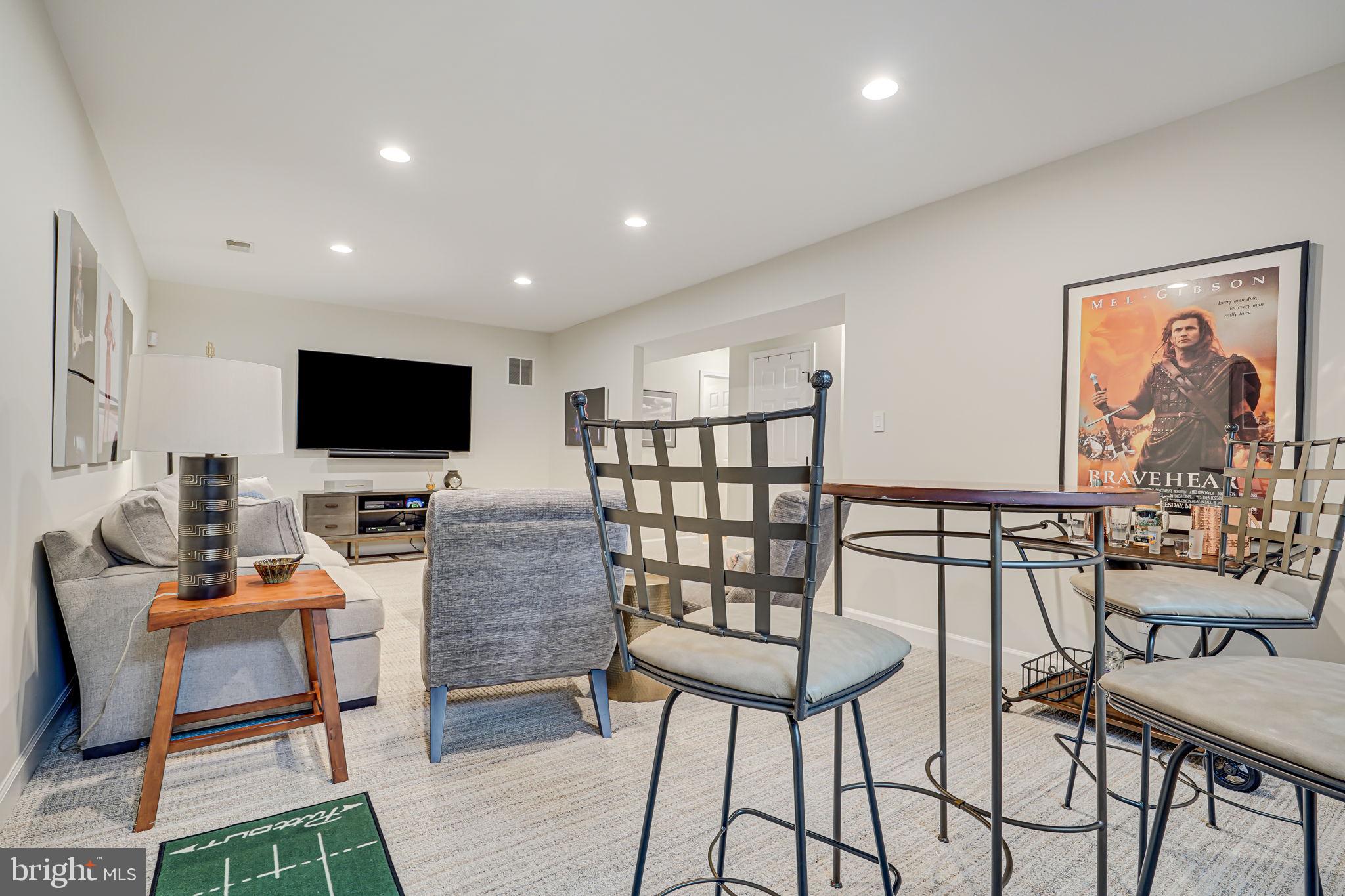 MCLEAN VILLAGE - Residential