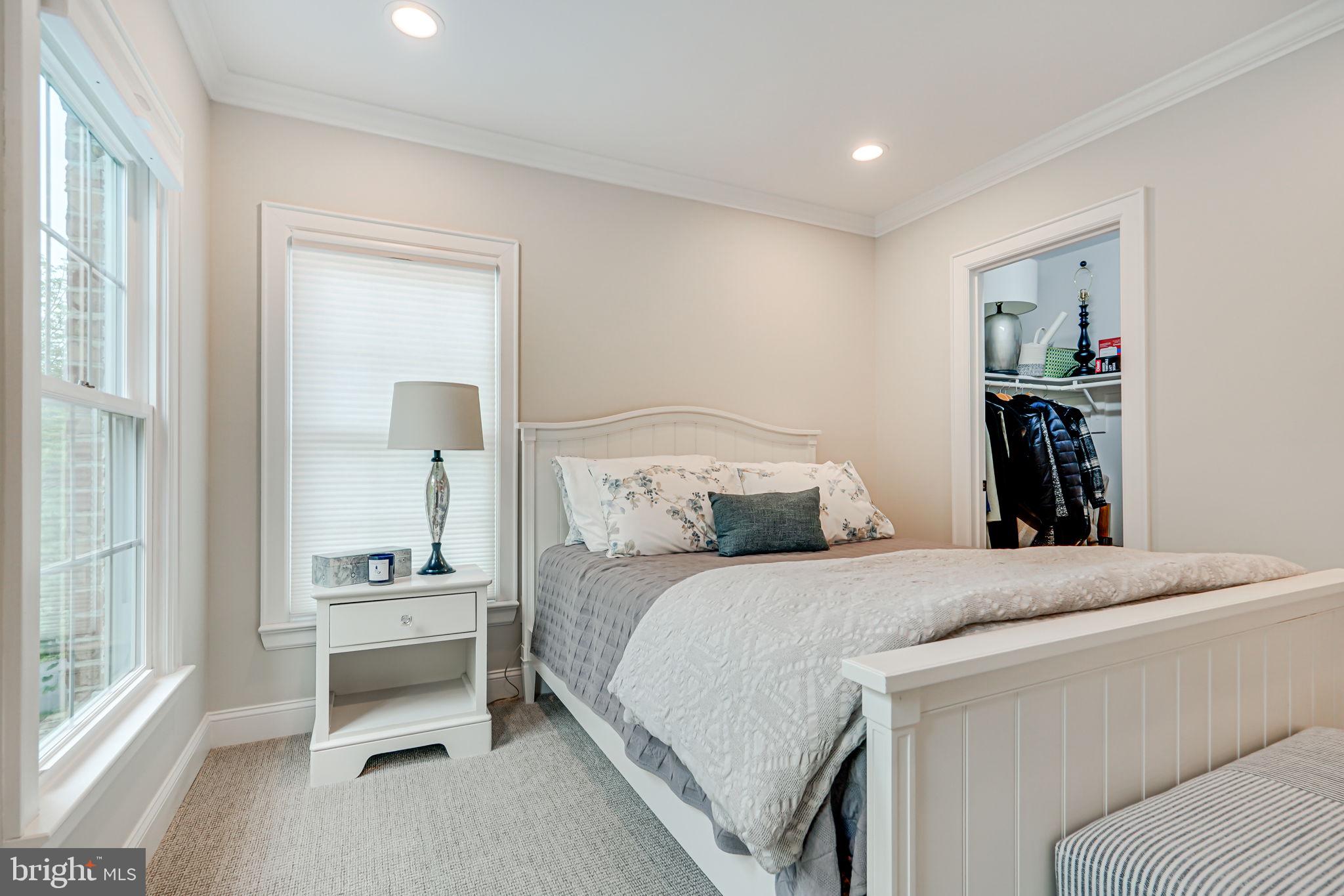 MCLEAN VILLAGE - Residential