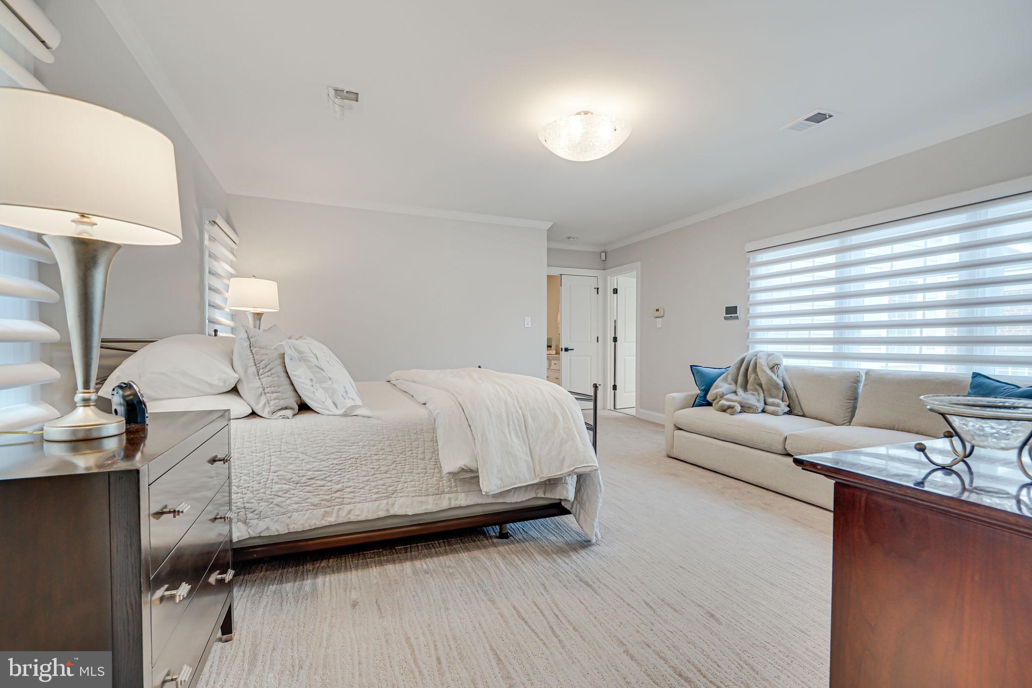 MCLEAN VILLAGE - Residential