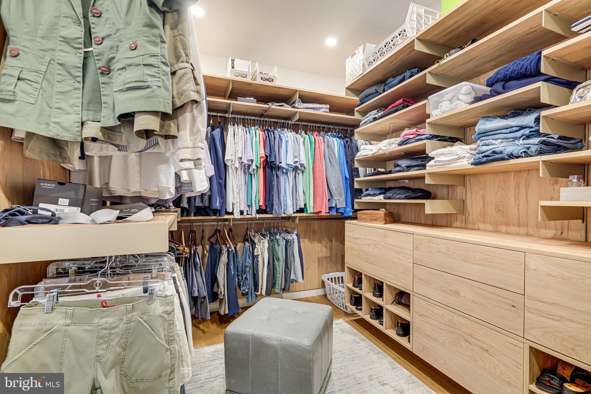 MCLEAN VILLAGE - Residential