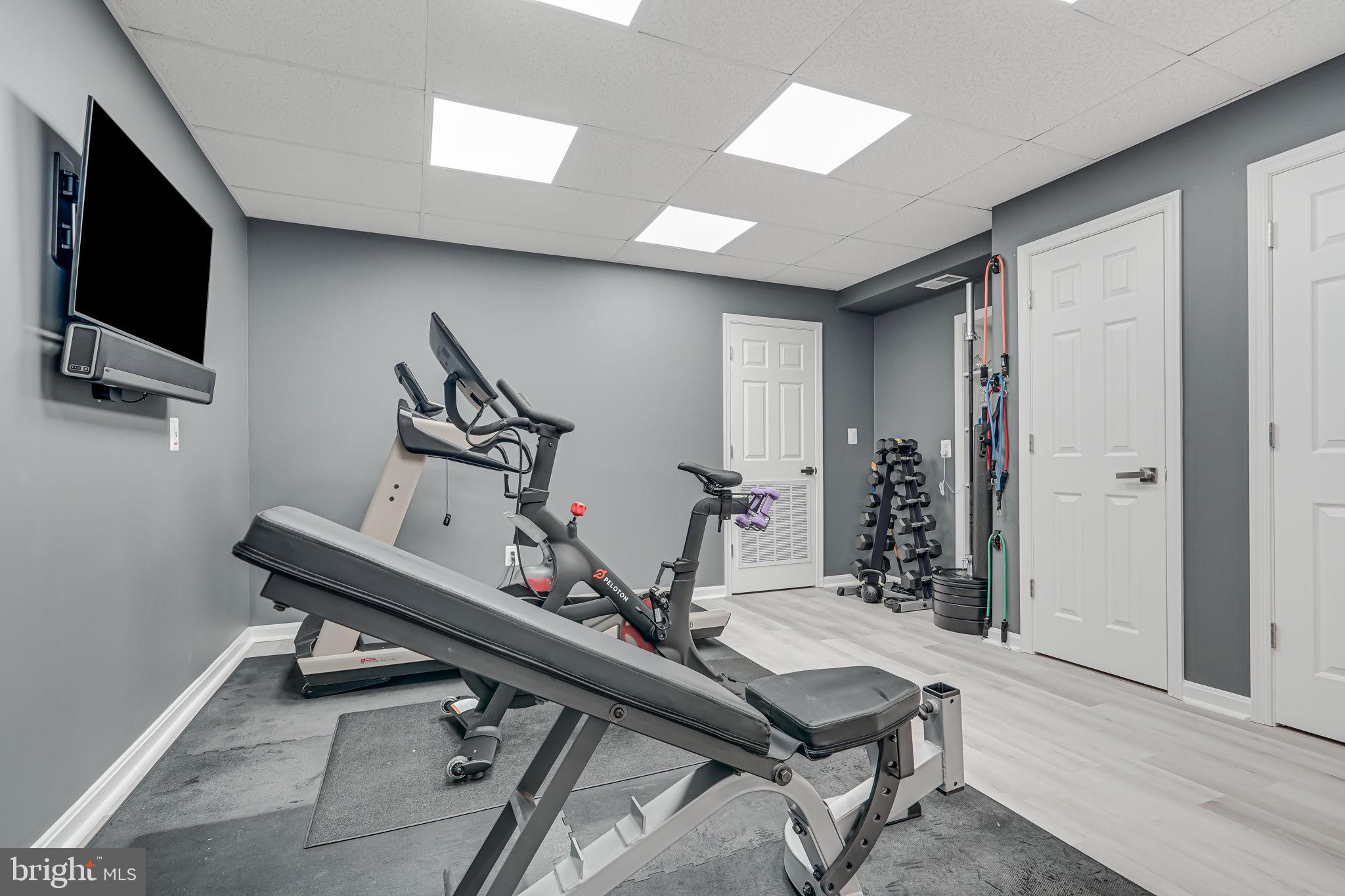 MCLEAN VILLAGE - Residential