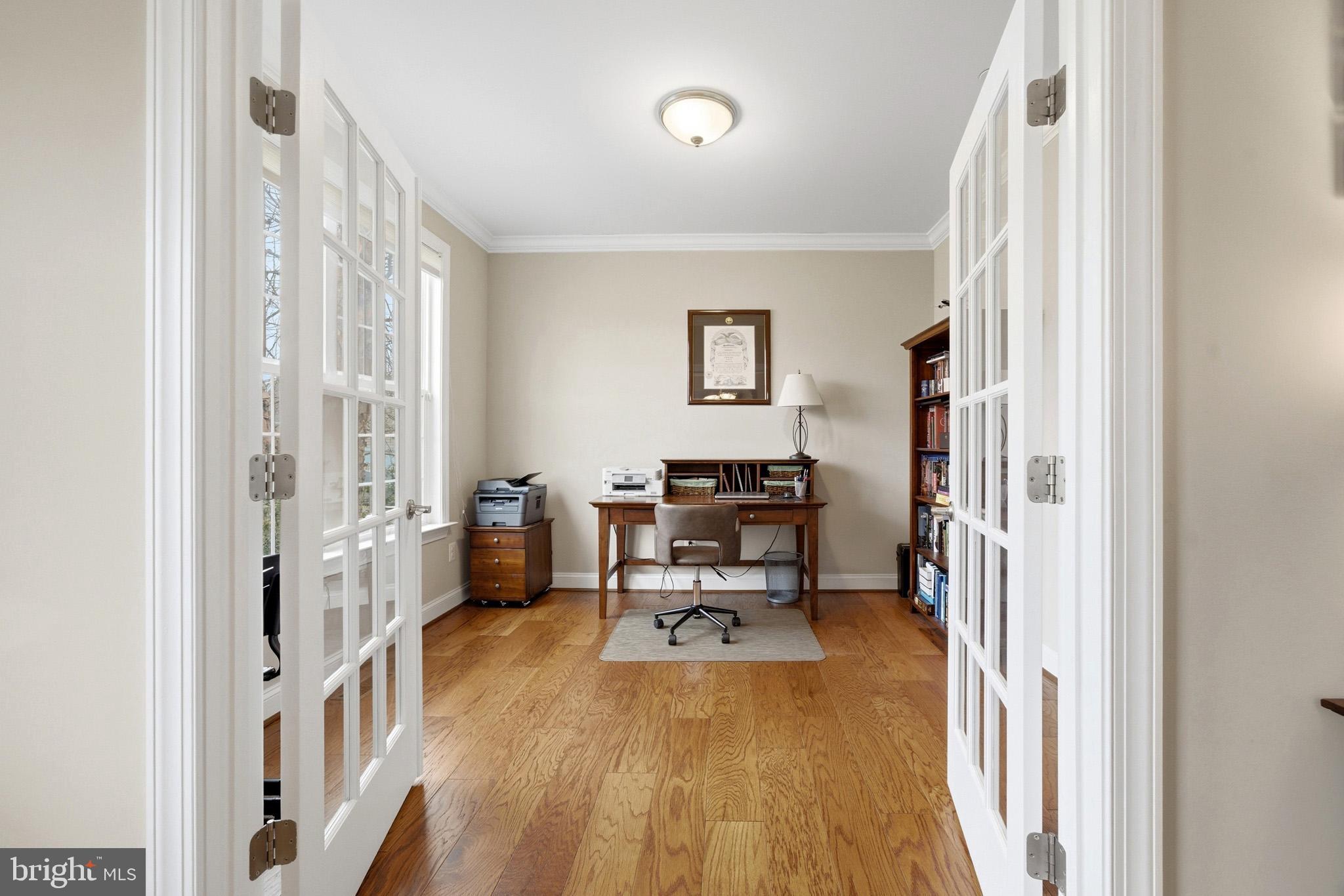 OAKLAND HALL - Residential