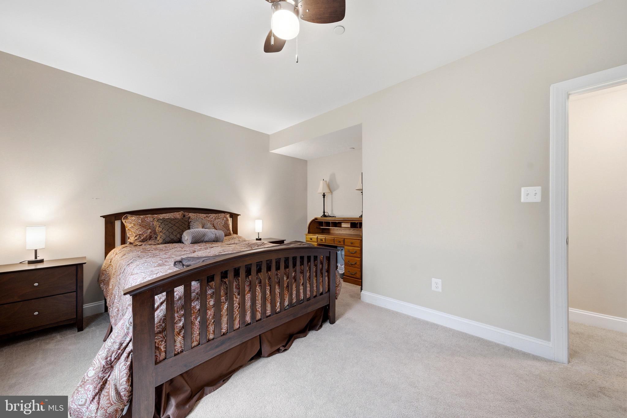 OAKLAND HALL - Residential