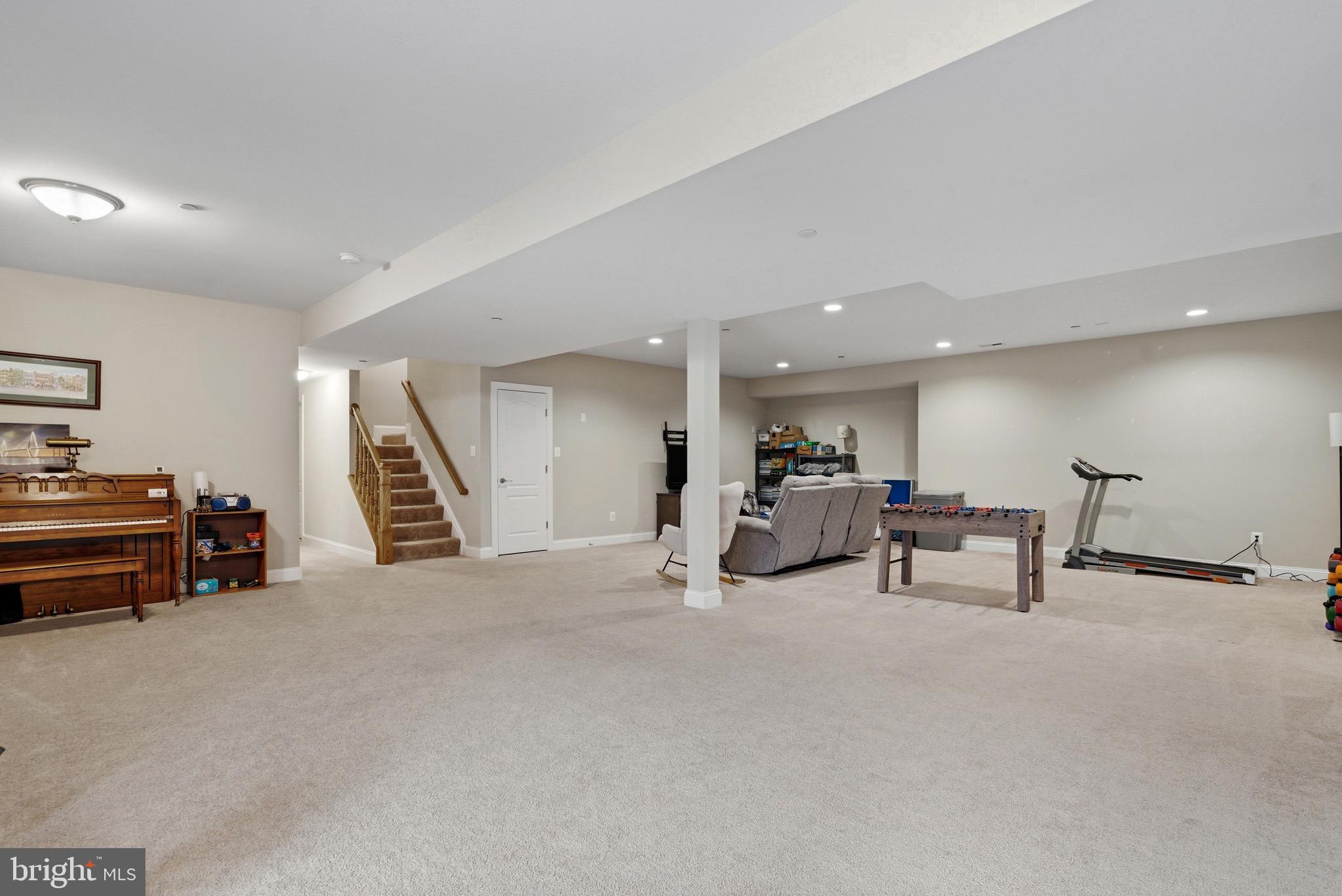 OAKLAND HALL - Residential