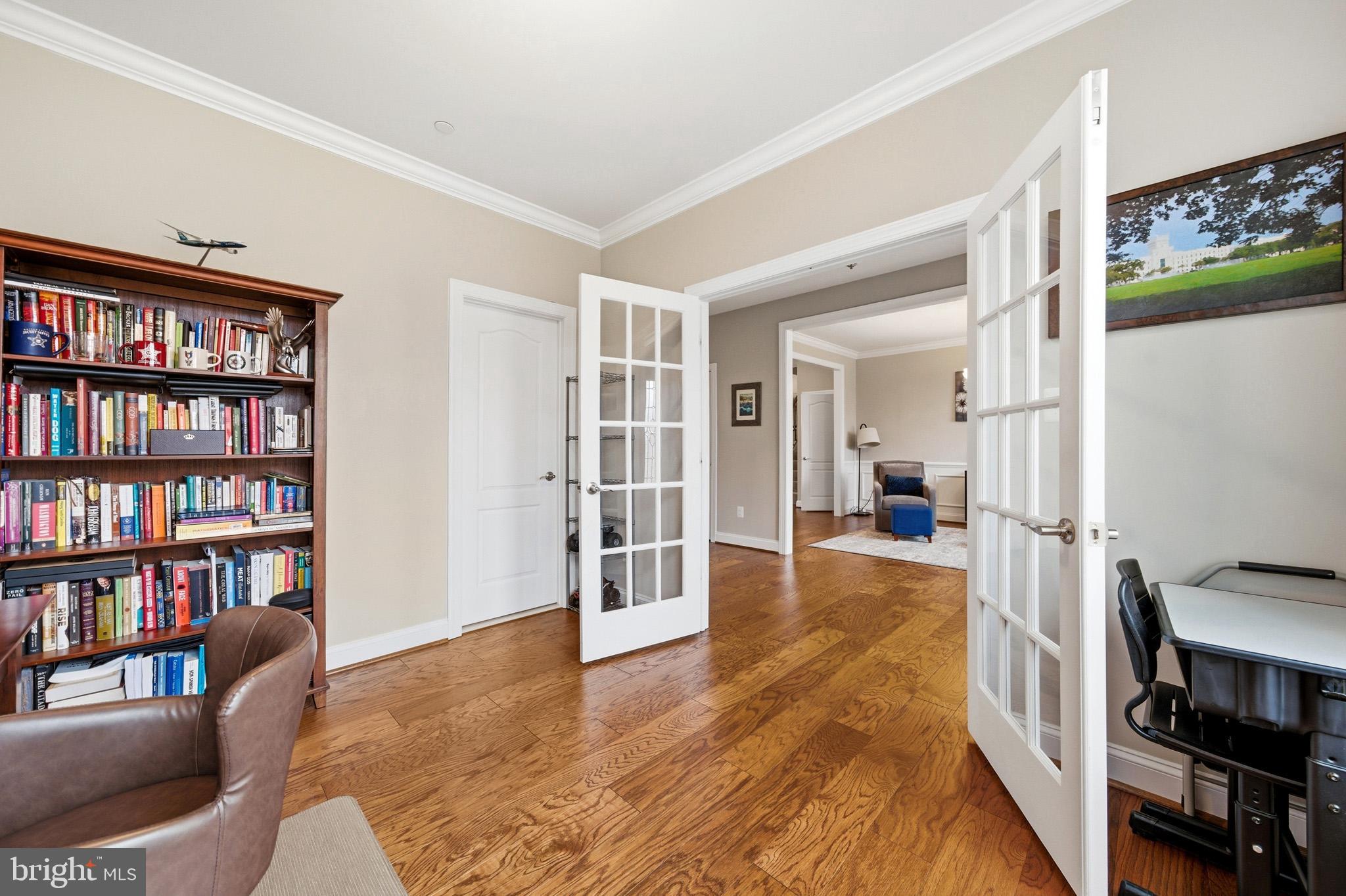 OAKLAND HALL - Residential