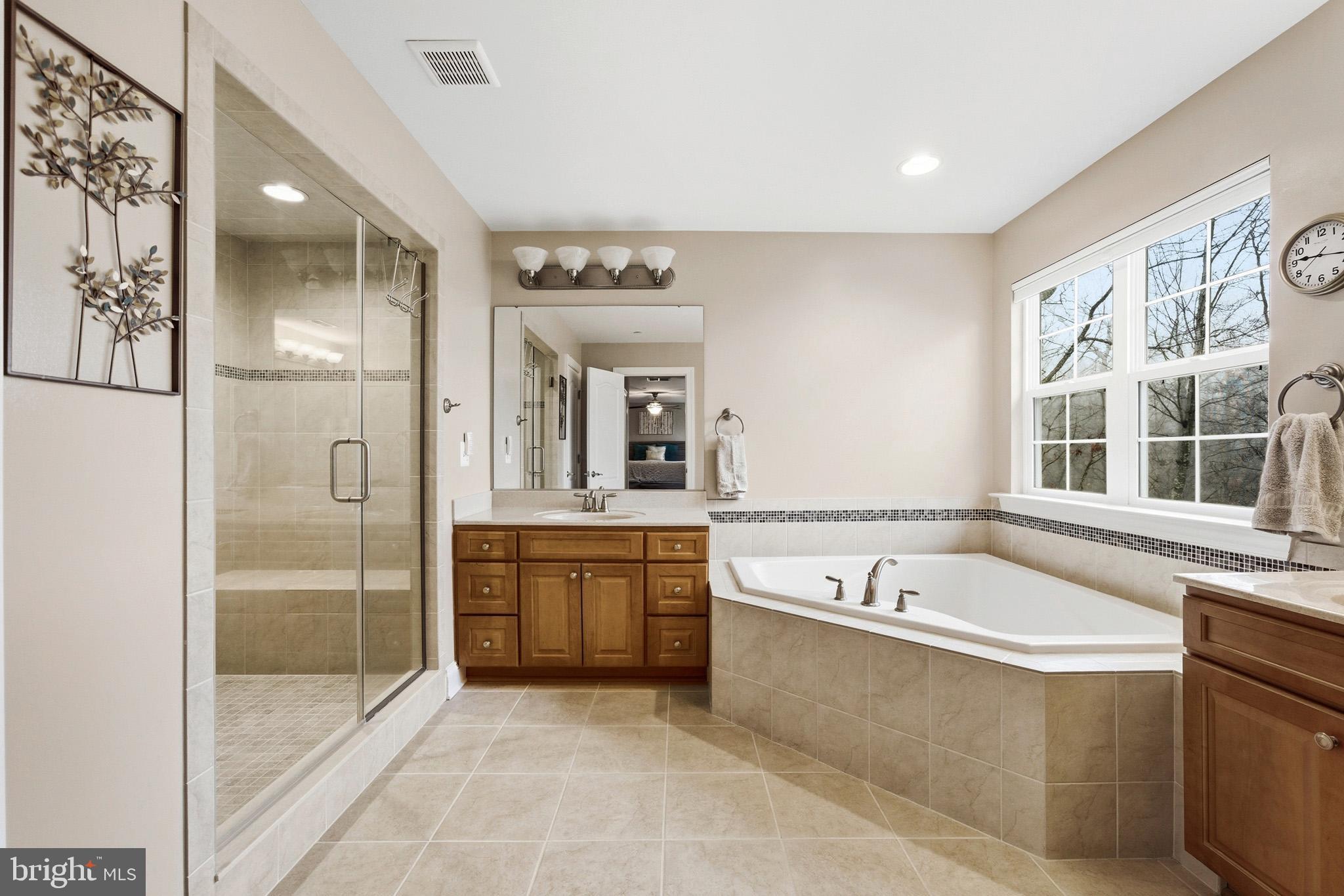 OAKLAND HALL - Residential