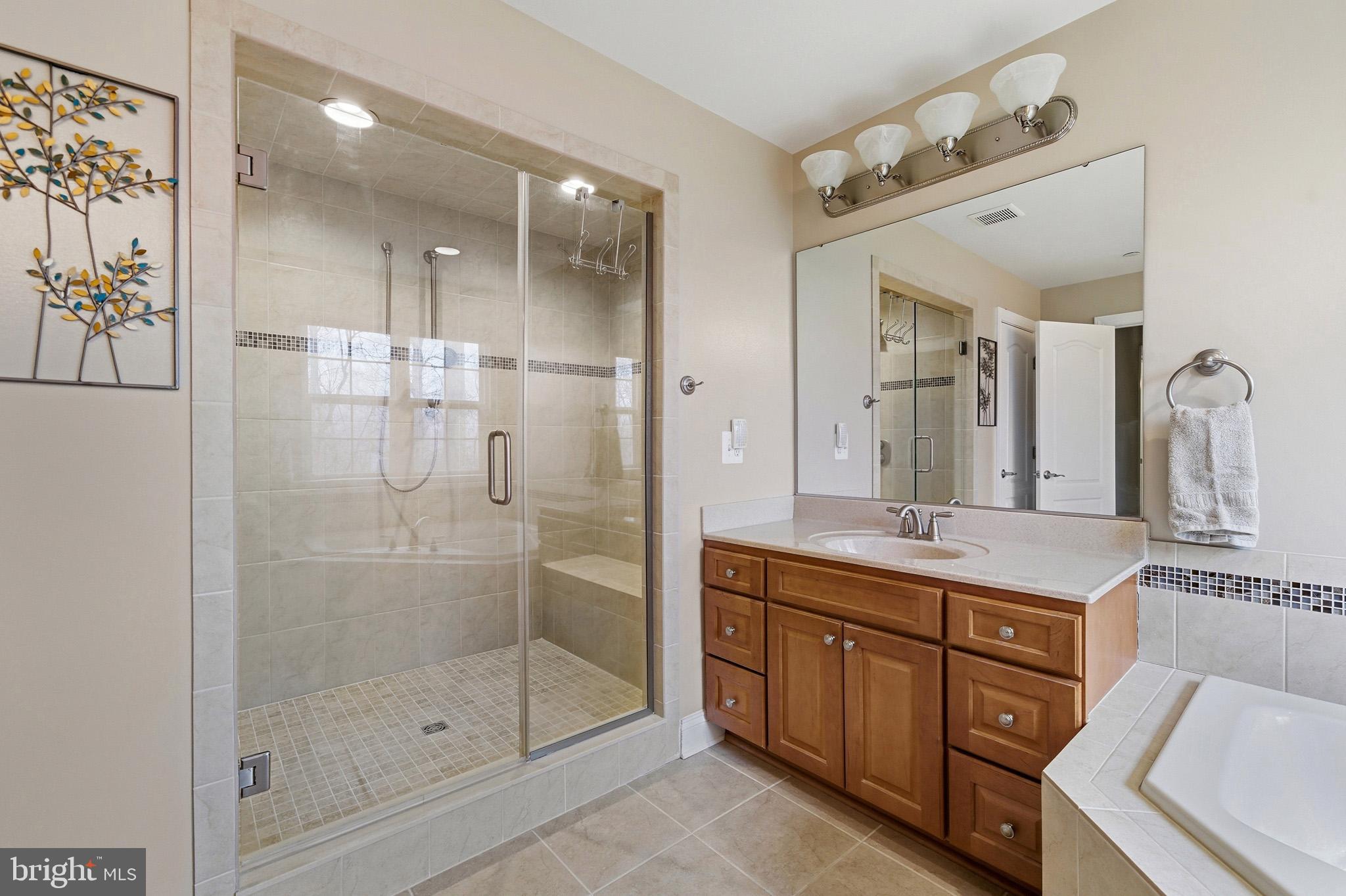 OAKLAND HALL - Residential