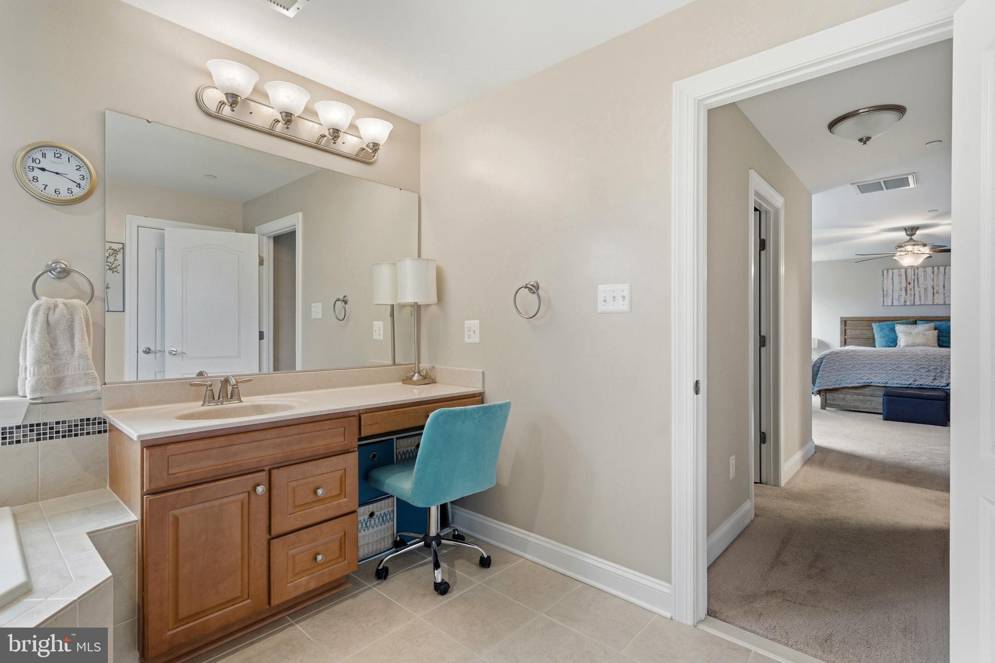 OAKLAND HALL - Residential