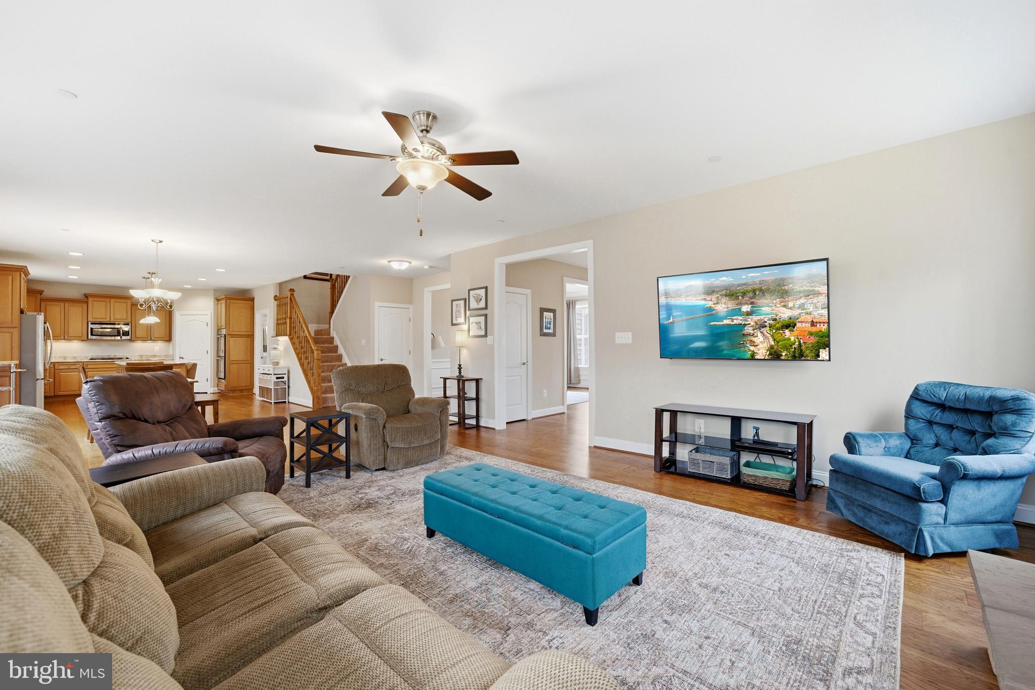 OAKLAND HALL - Residential