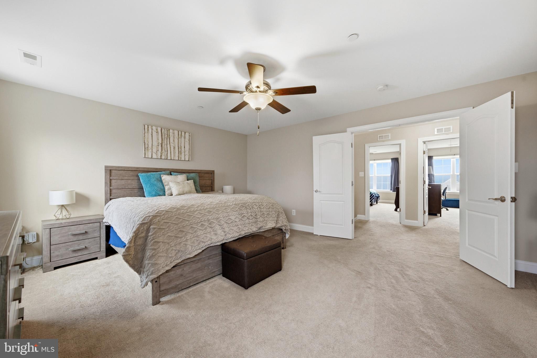 OAKLAND HALL - Residential