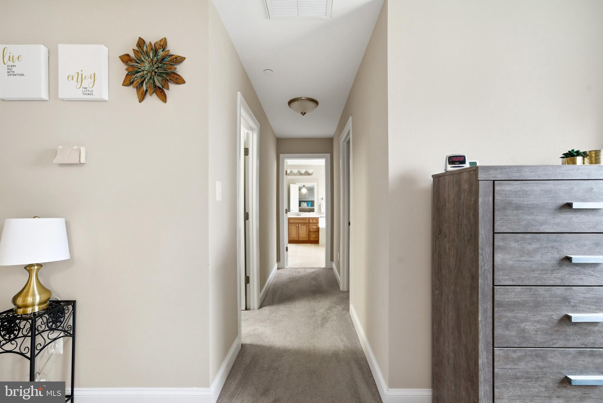 OAKLAND HALL - Residential