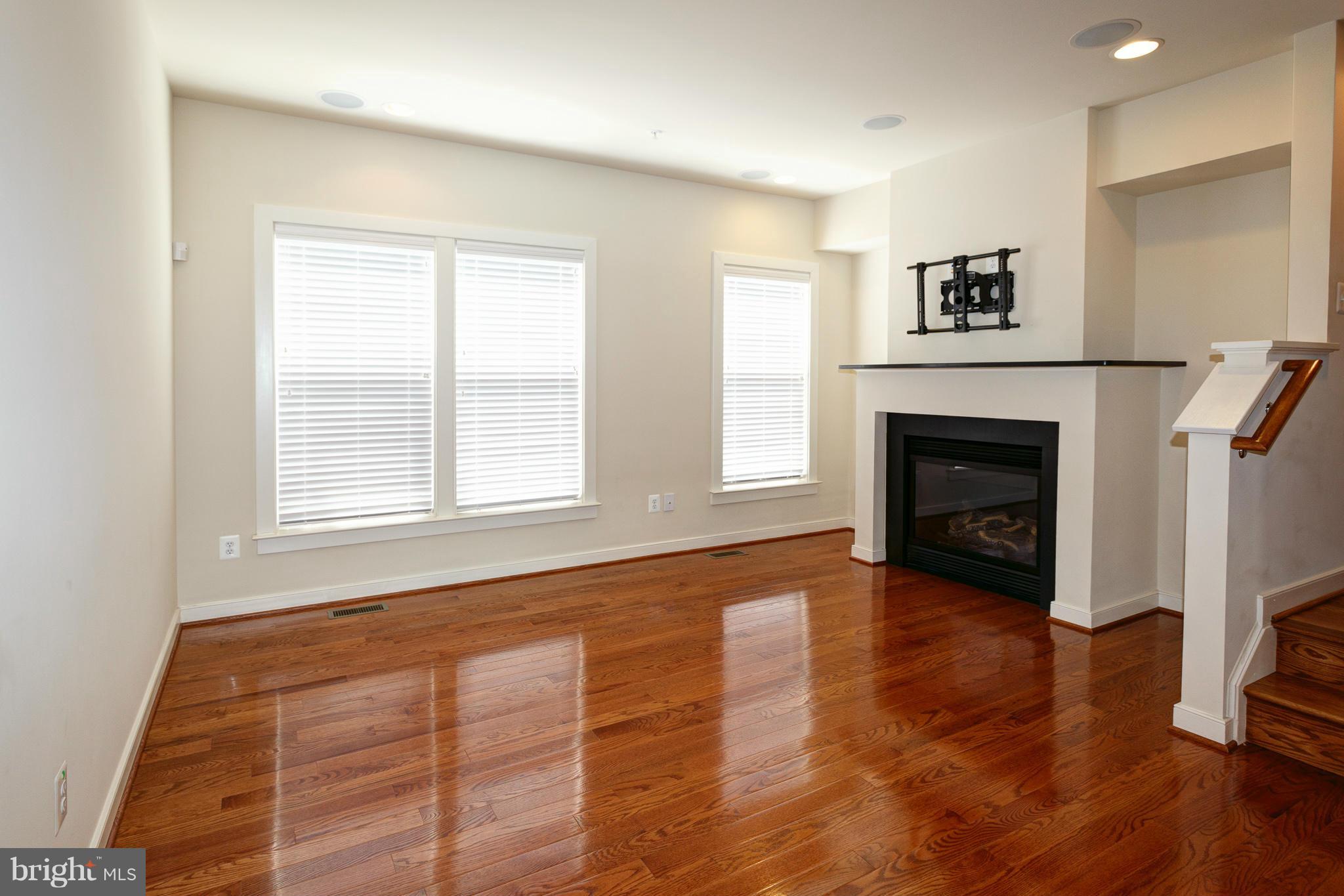 CENTERPOINTE - Residential