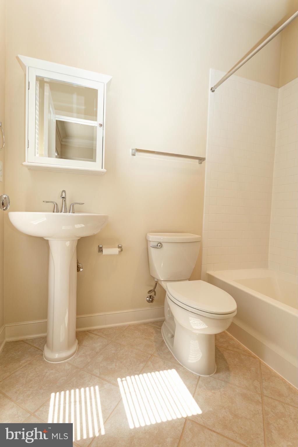 CENTERPOINTE - Residential