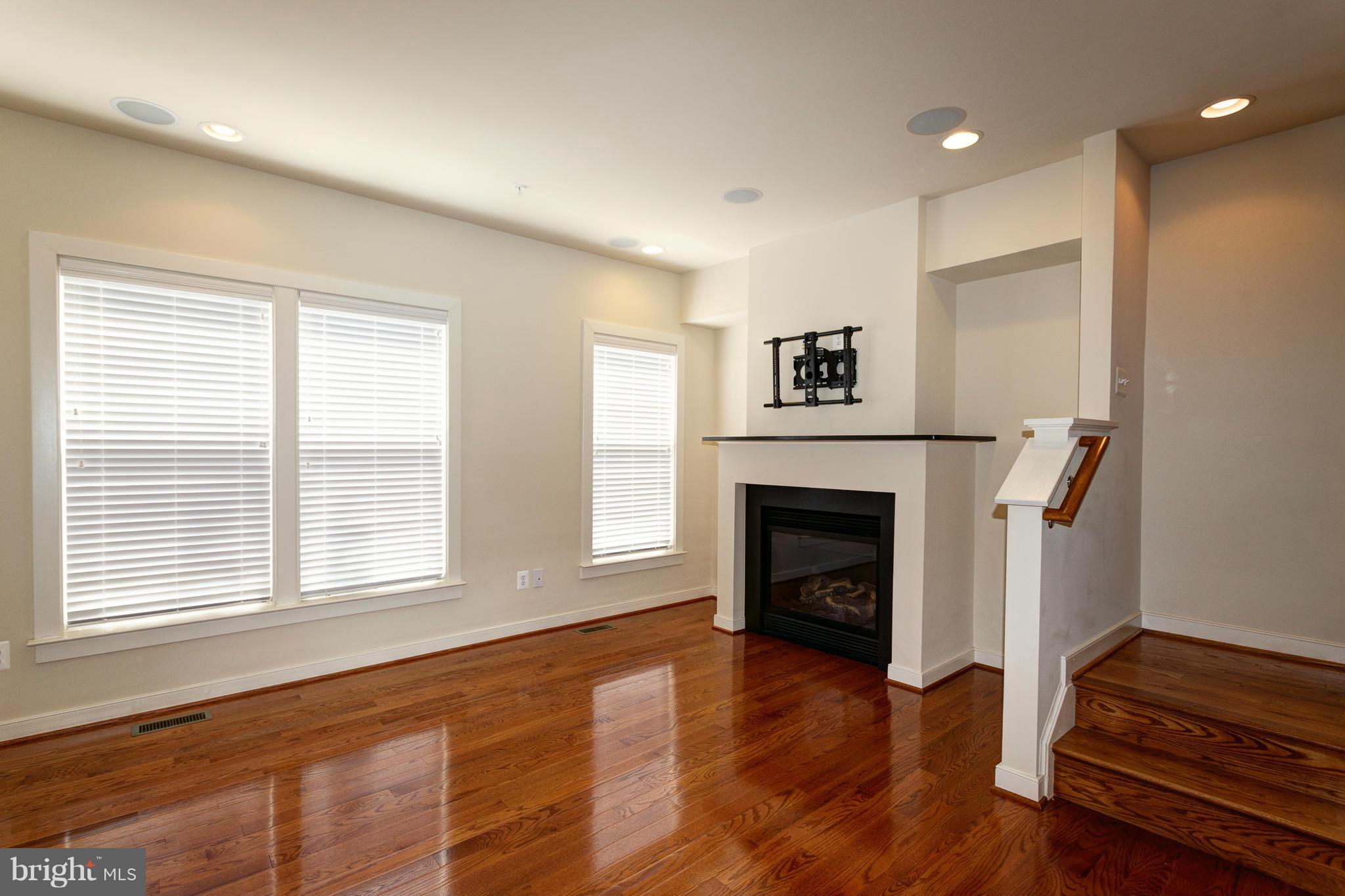 CENTERPOINTE - Residential