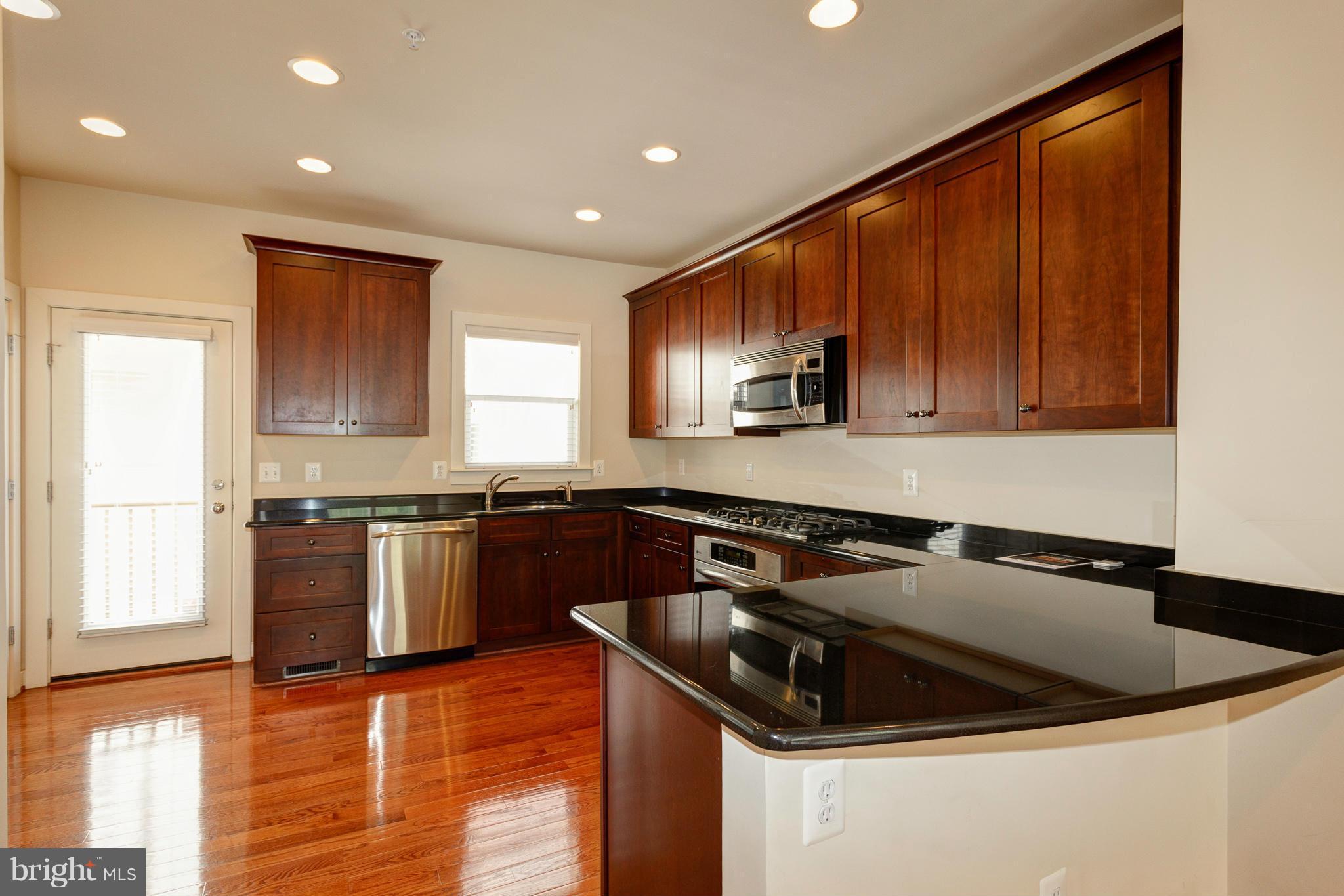 CENTERPOINTE - Residential