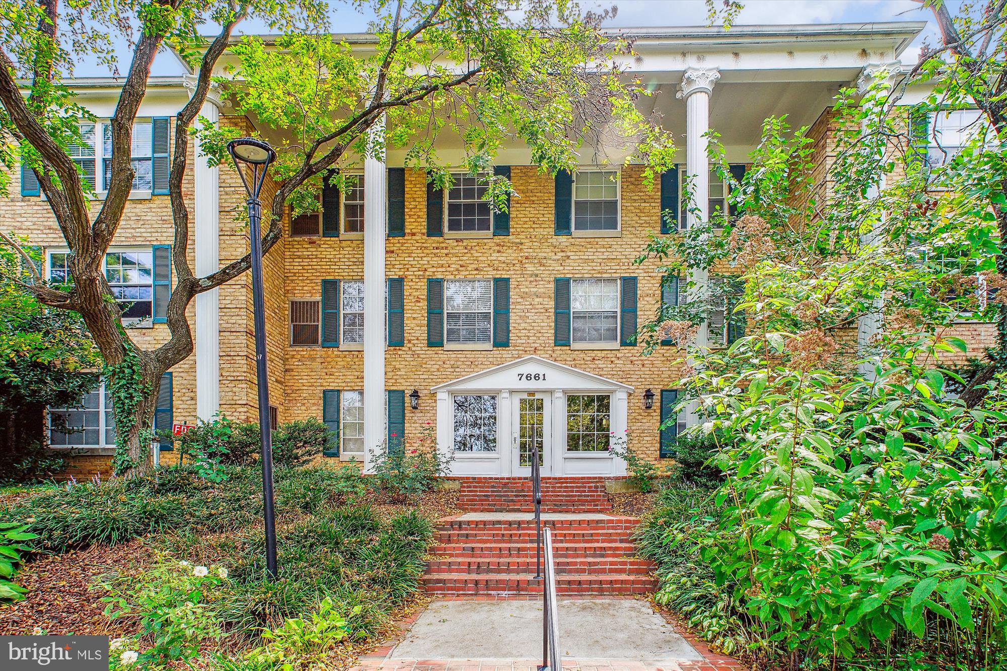 THE COLONIES - Residential