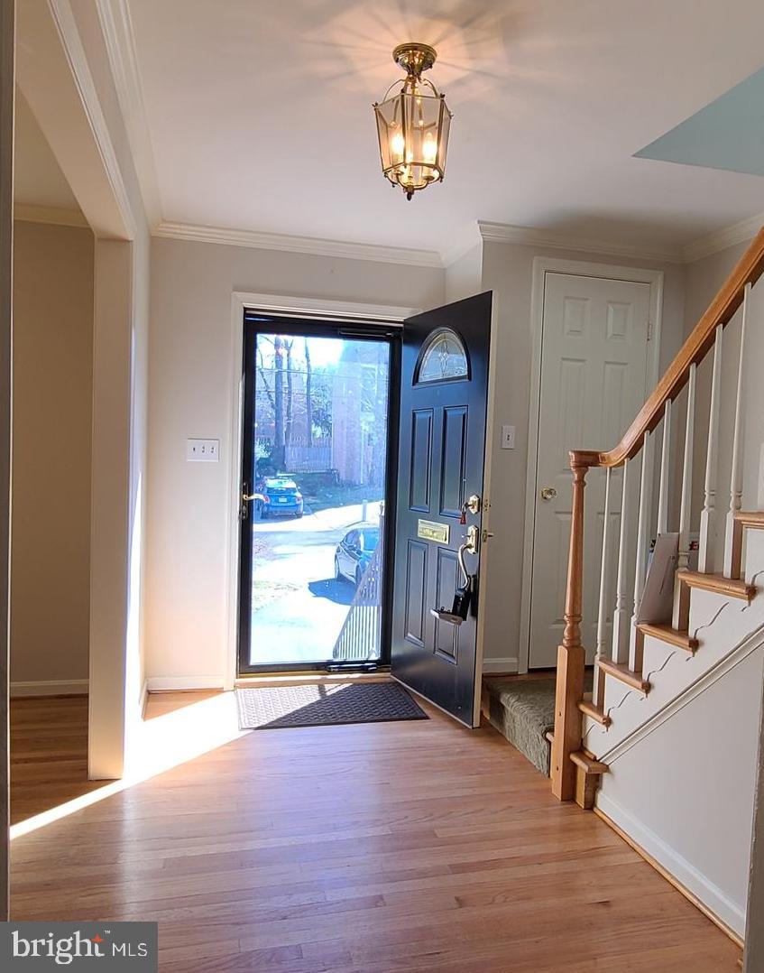 KINGS MANOR - Residential Lease