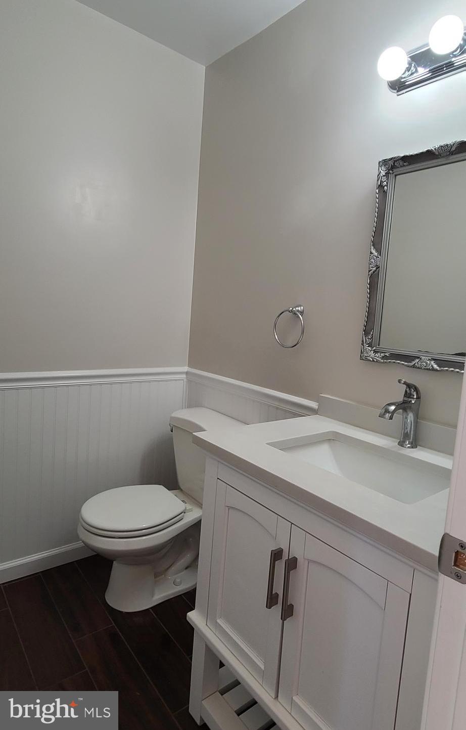 KINGS MANOR - Residential Lease