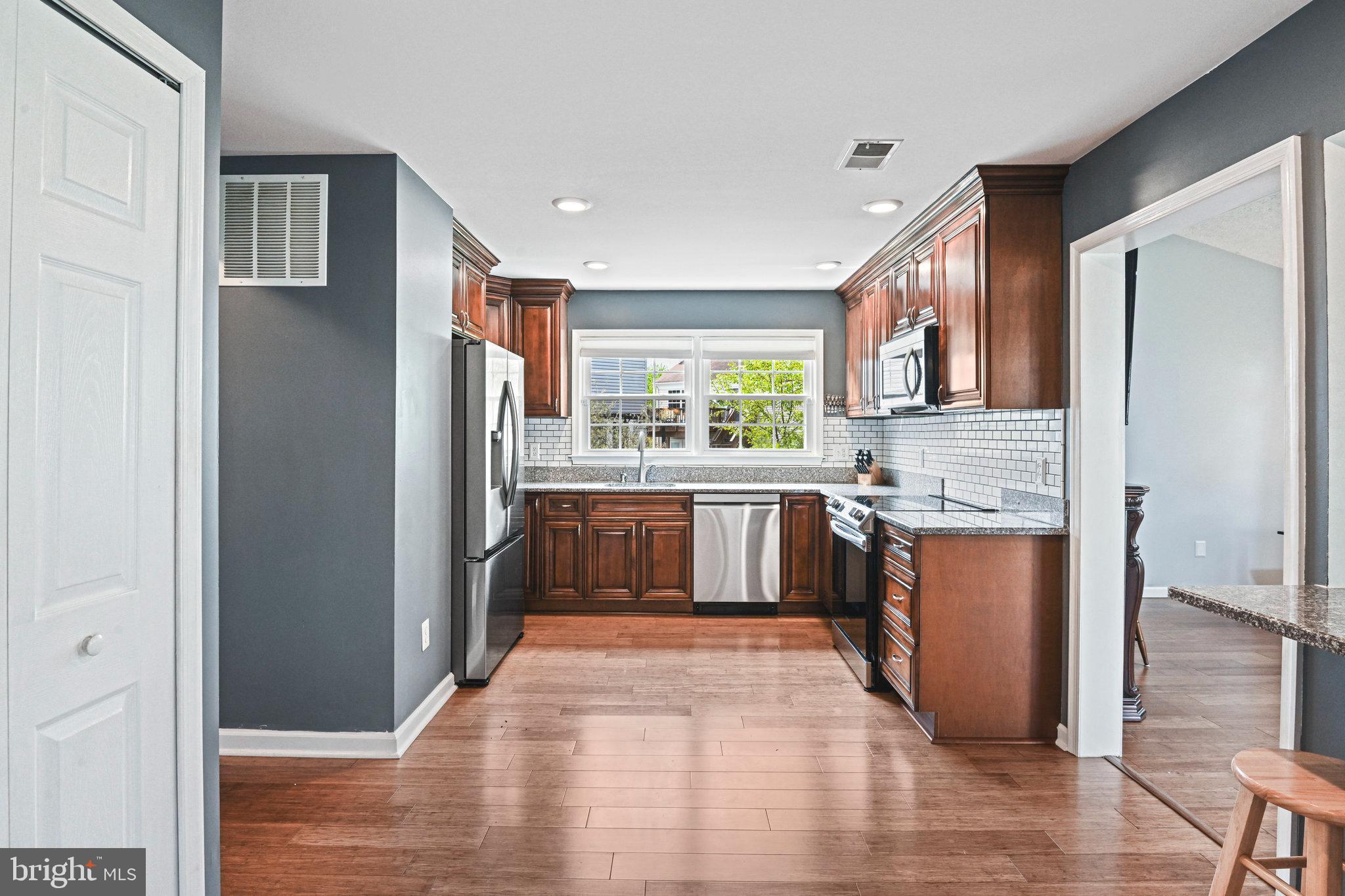 COUNTRYSIDE - Residential