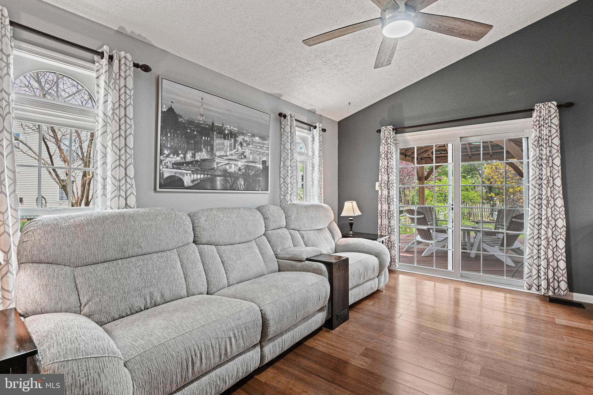 COUNTRYSIDE - Residential