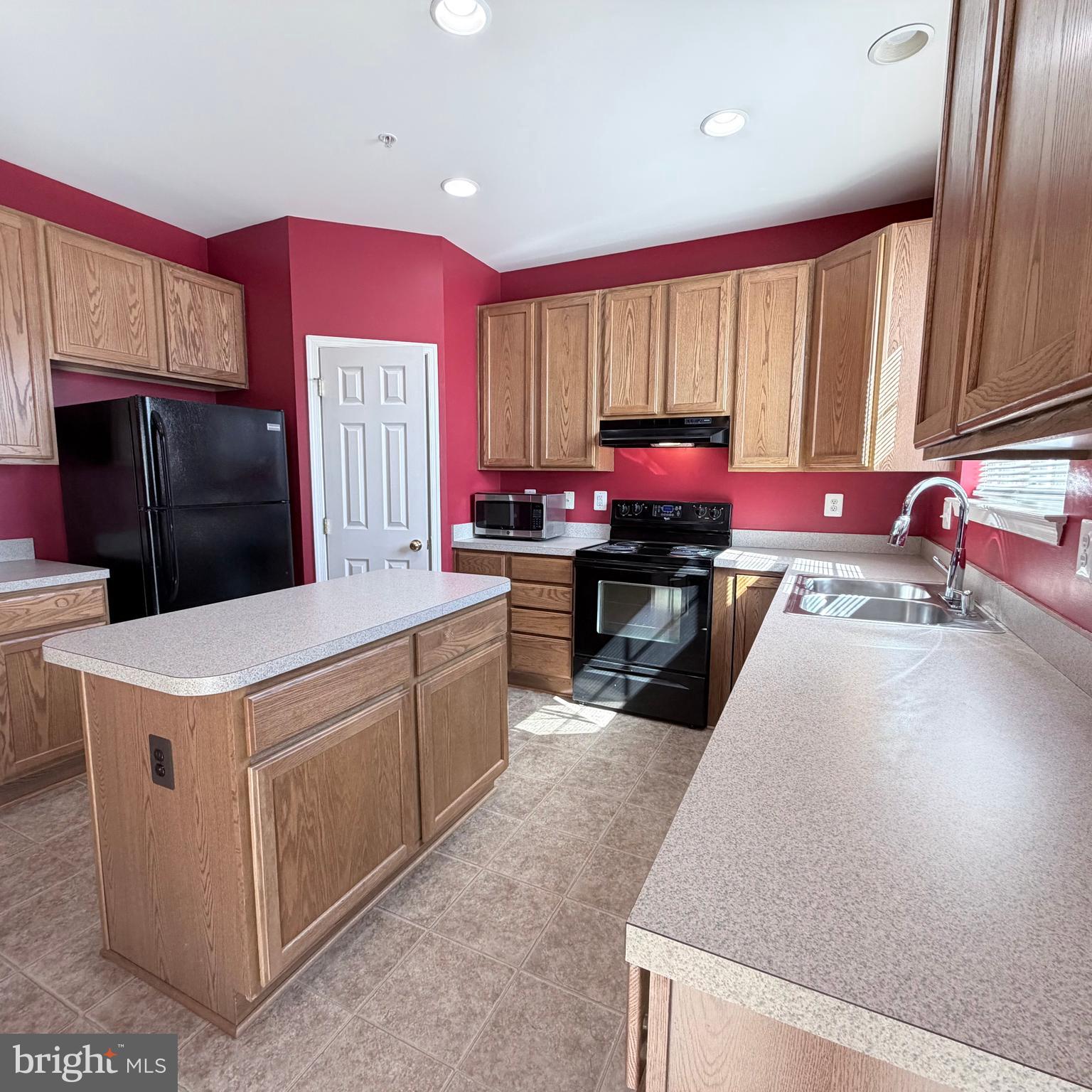 SUNSET TOWNHOMES - Residential