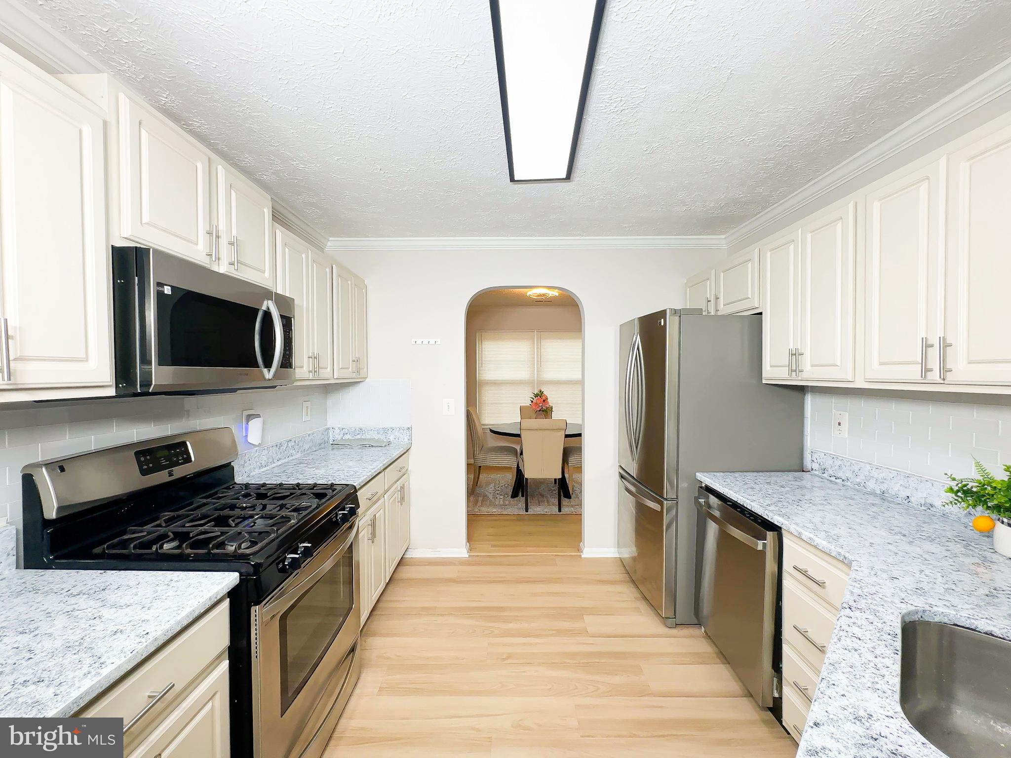 2704 TRED AVON COURT