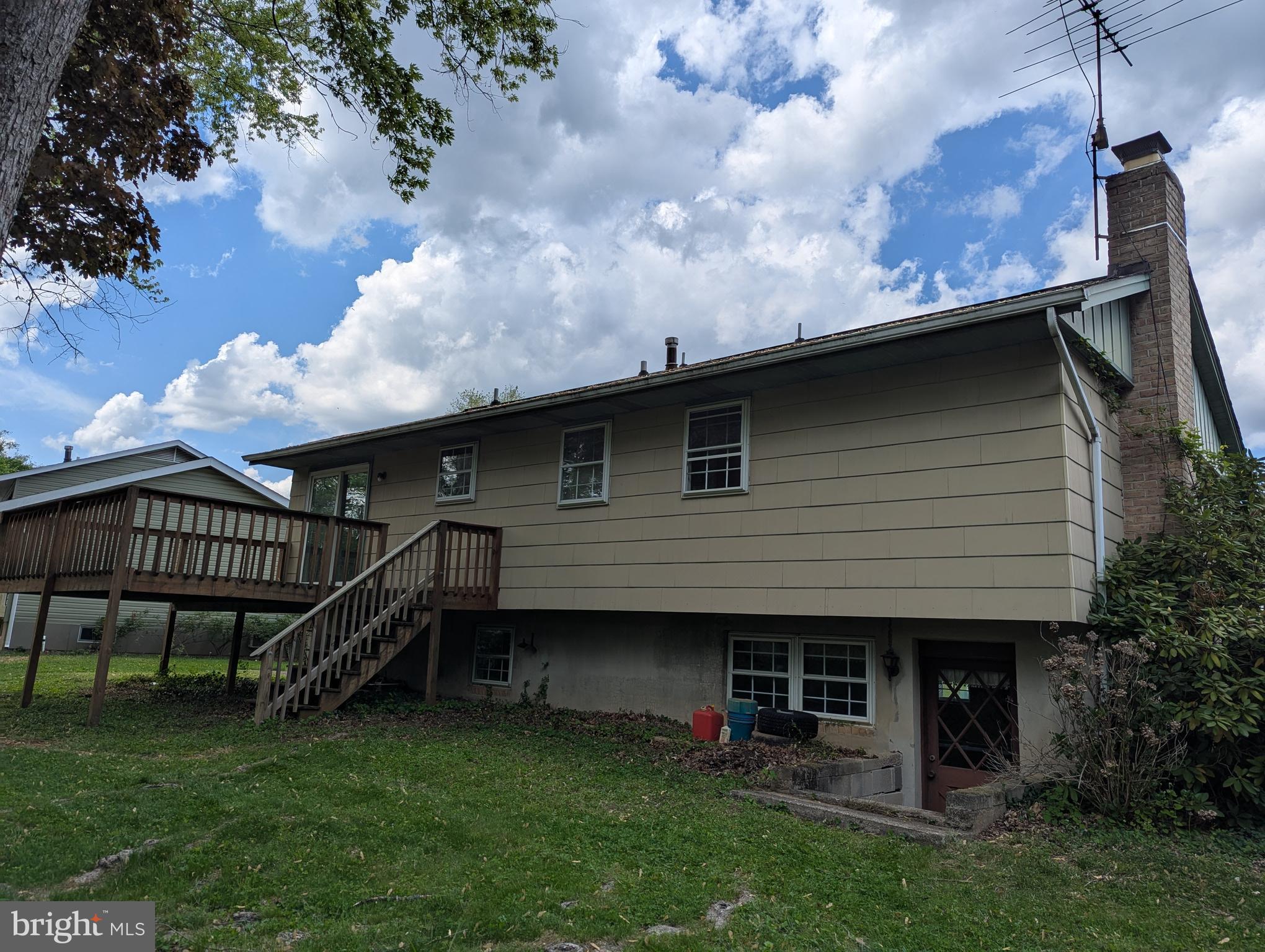 2056 WHITNEY LANE