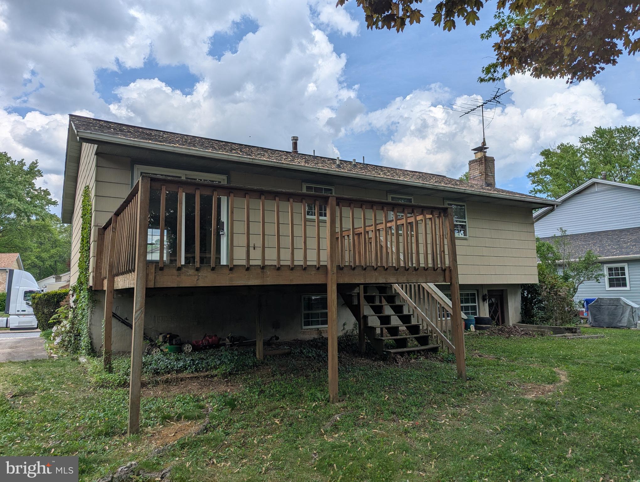2056 WHITNEY LANE