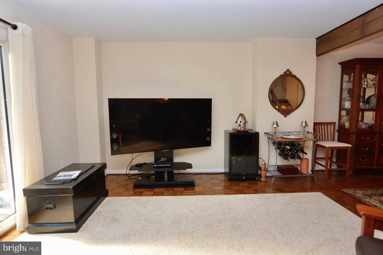 FLYING HILLS - Residential