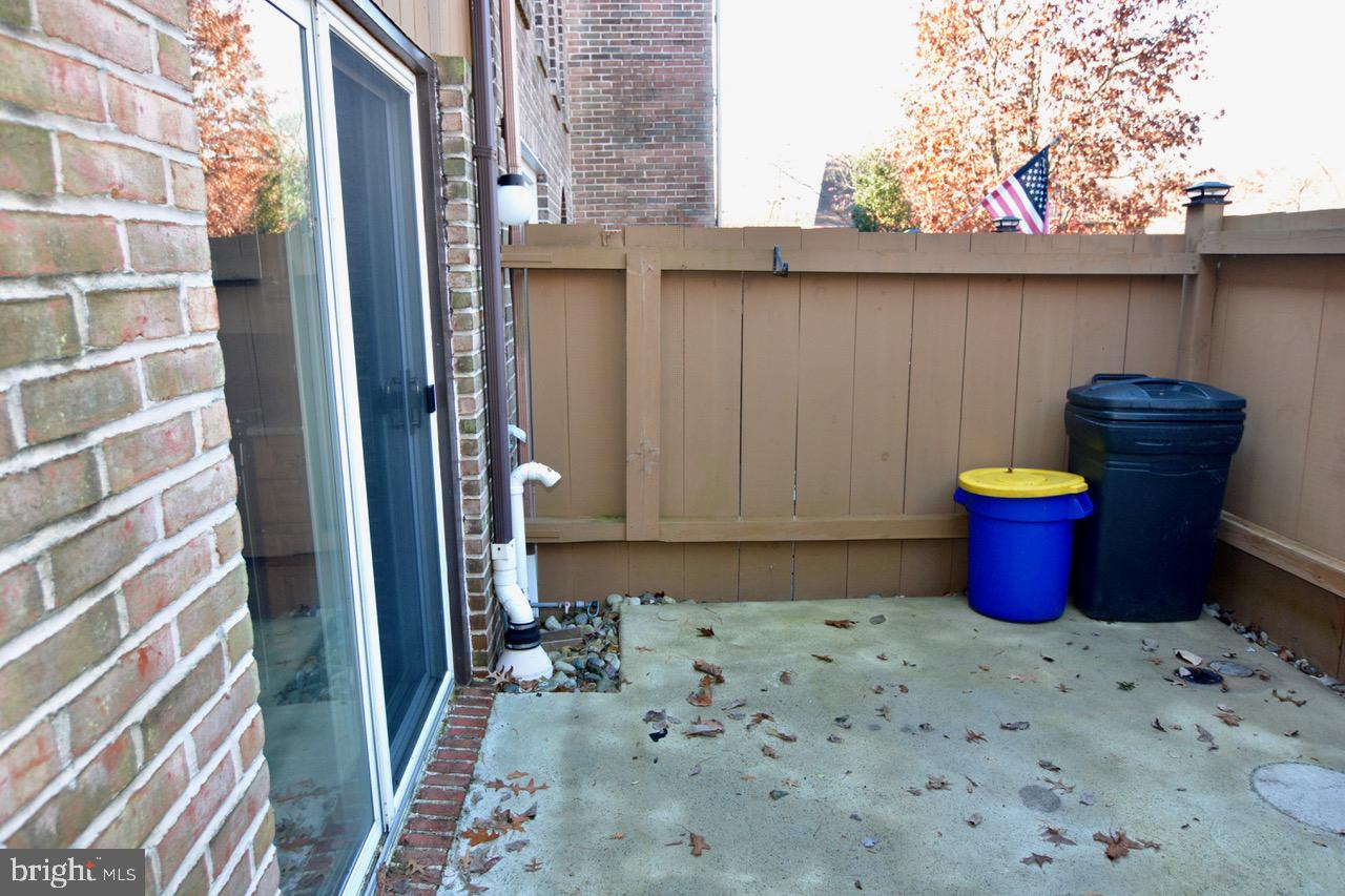 FLYING HILLS - Residential