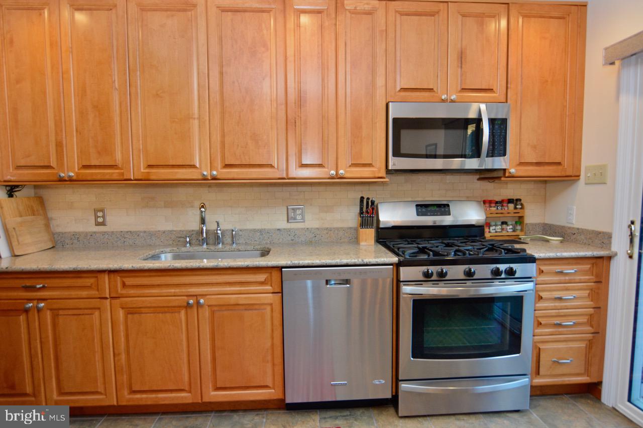 FLYING HILLS - Residential