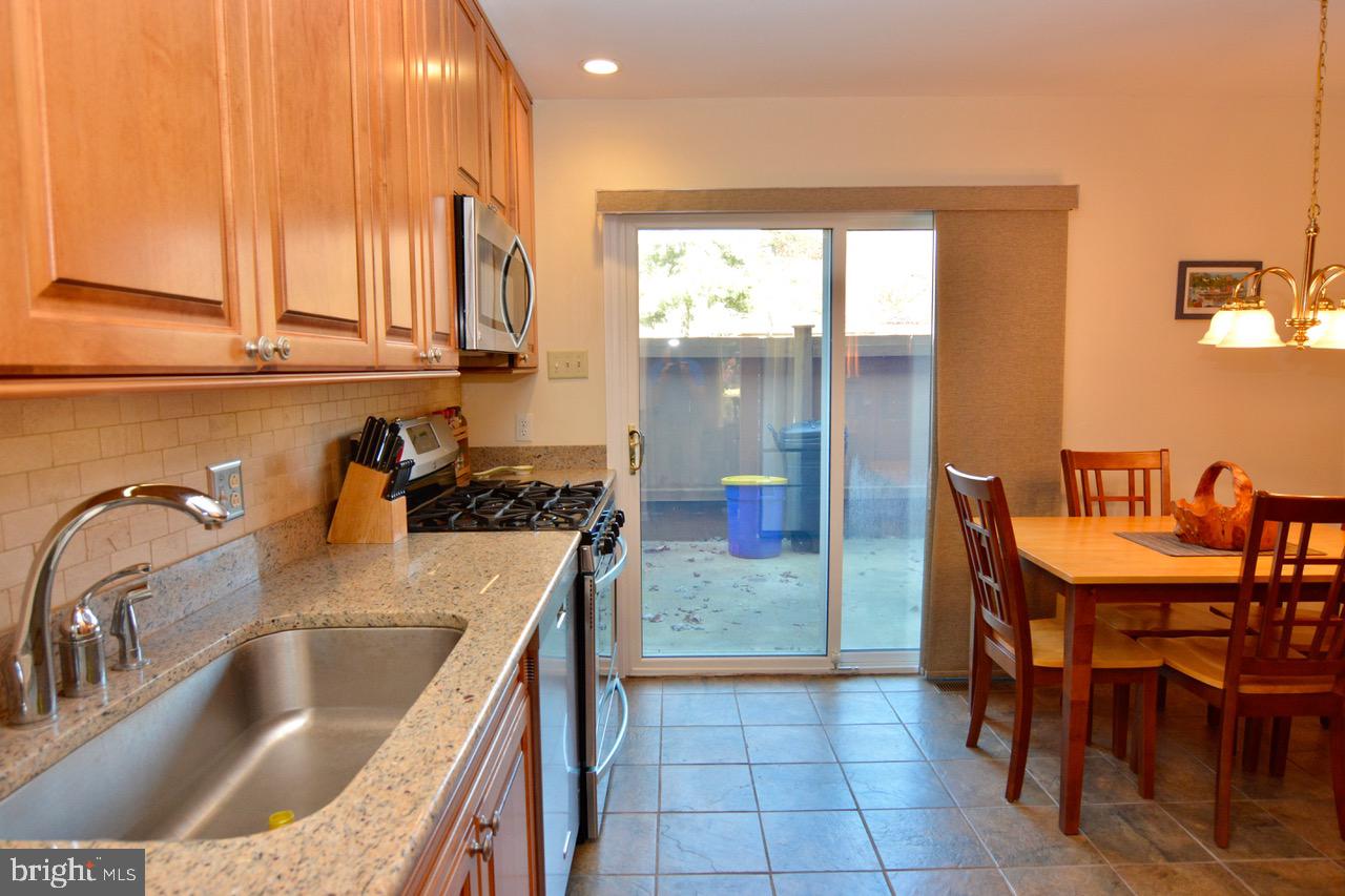 FLYING HILLS - Residential