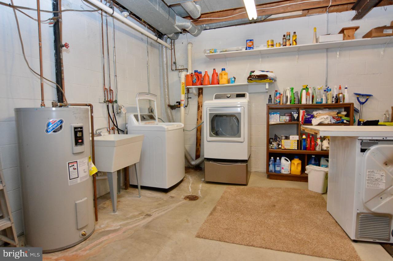 FLYING HILLS - Residential