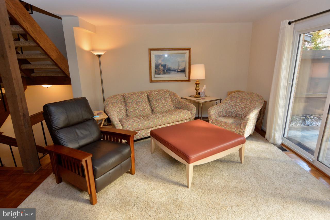 FLYING HILLS - Residential