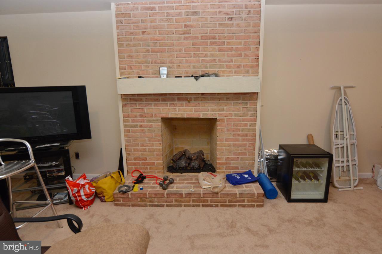 FLYING HILLS - Residential