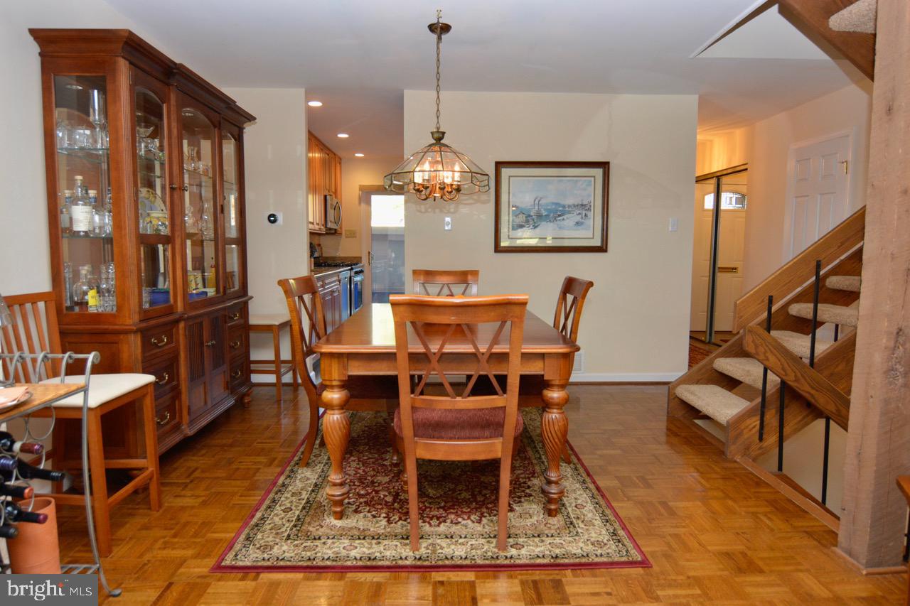 FLYING HILLS - Residential