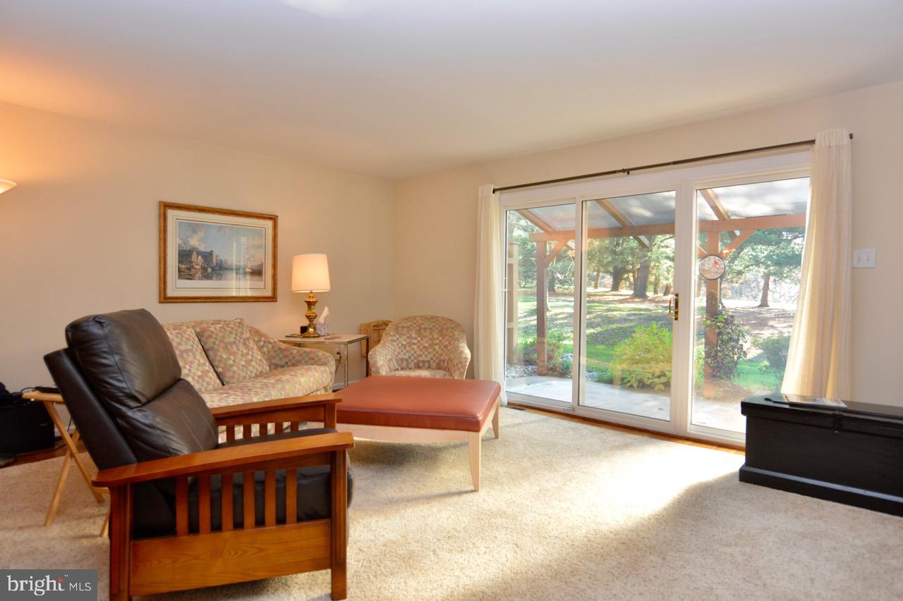 FLYING HILLS - Residential