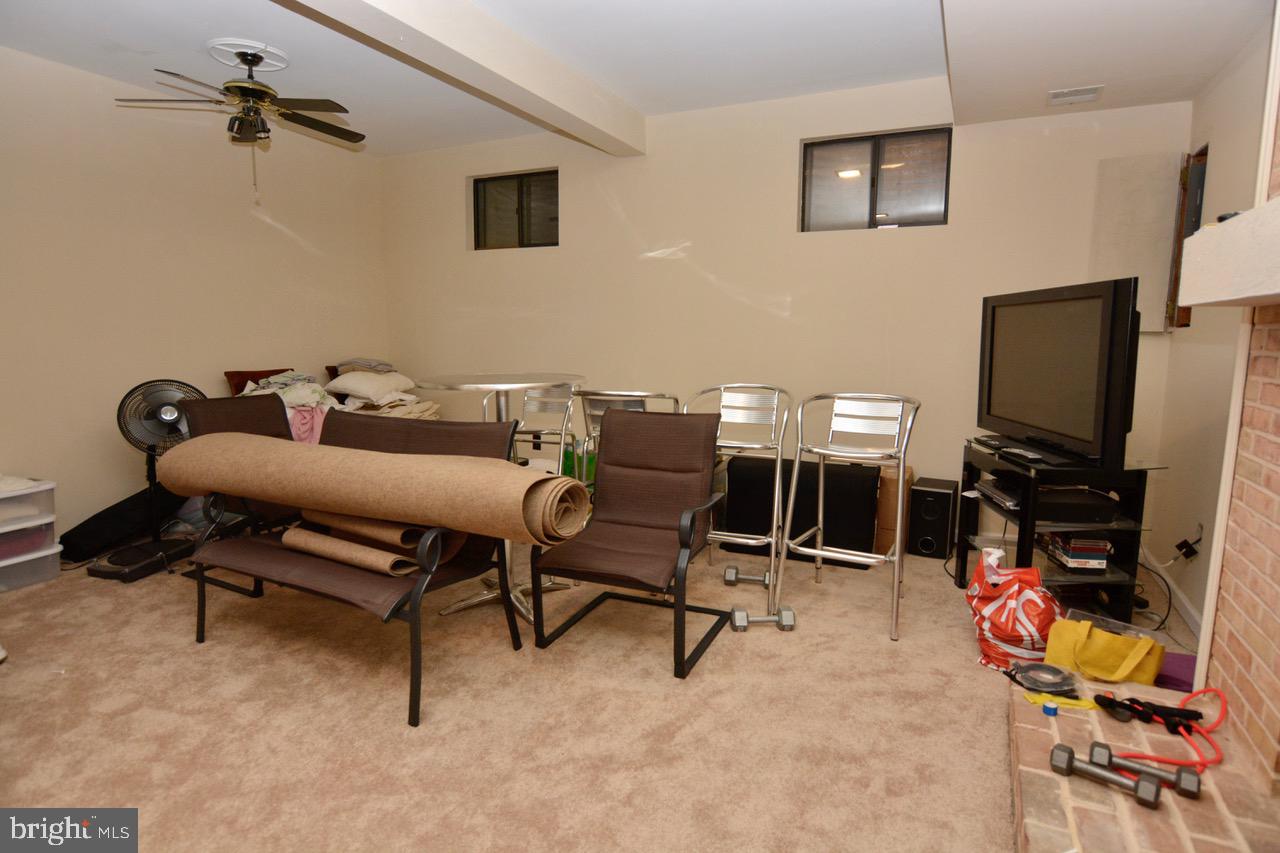 FLYING HILLS - Residential