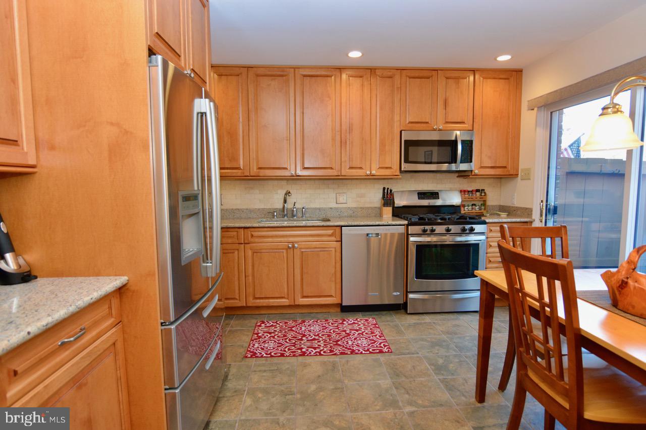 FLYING HILLS - Residential