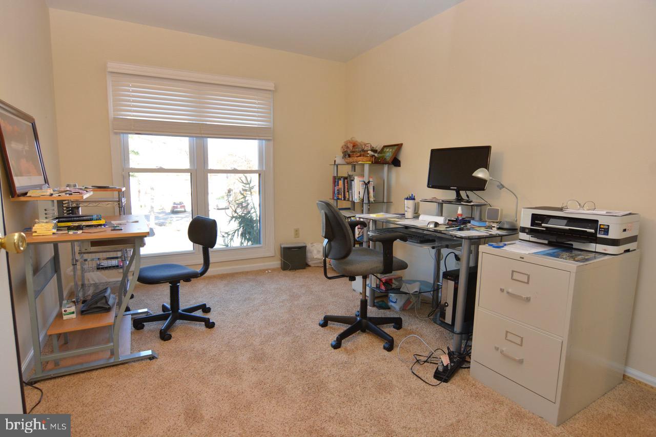 FLYING HILLS - Residential