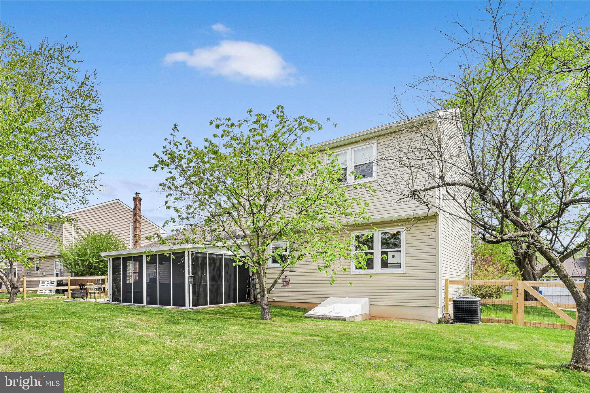 LORANE ORCHARD - Residential