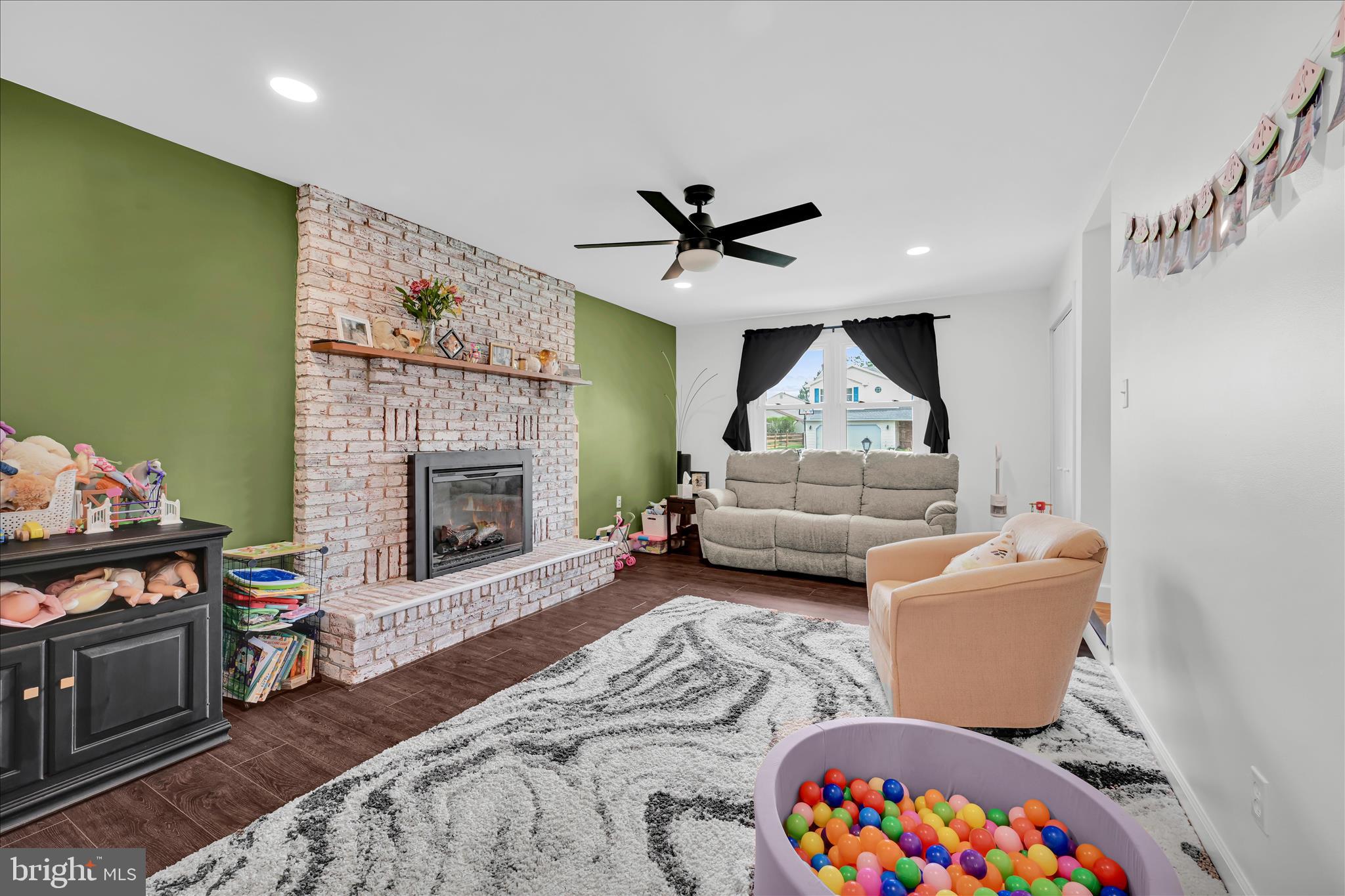 LORANE ORCHARD - Residential