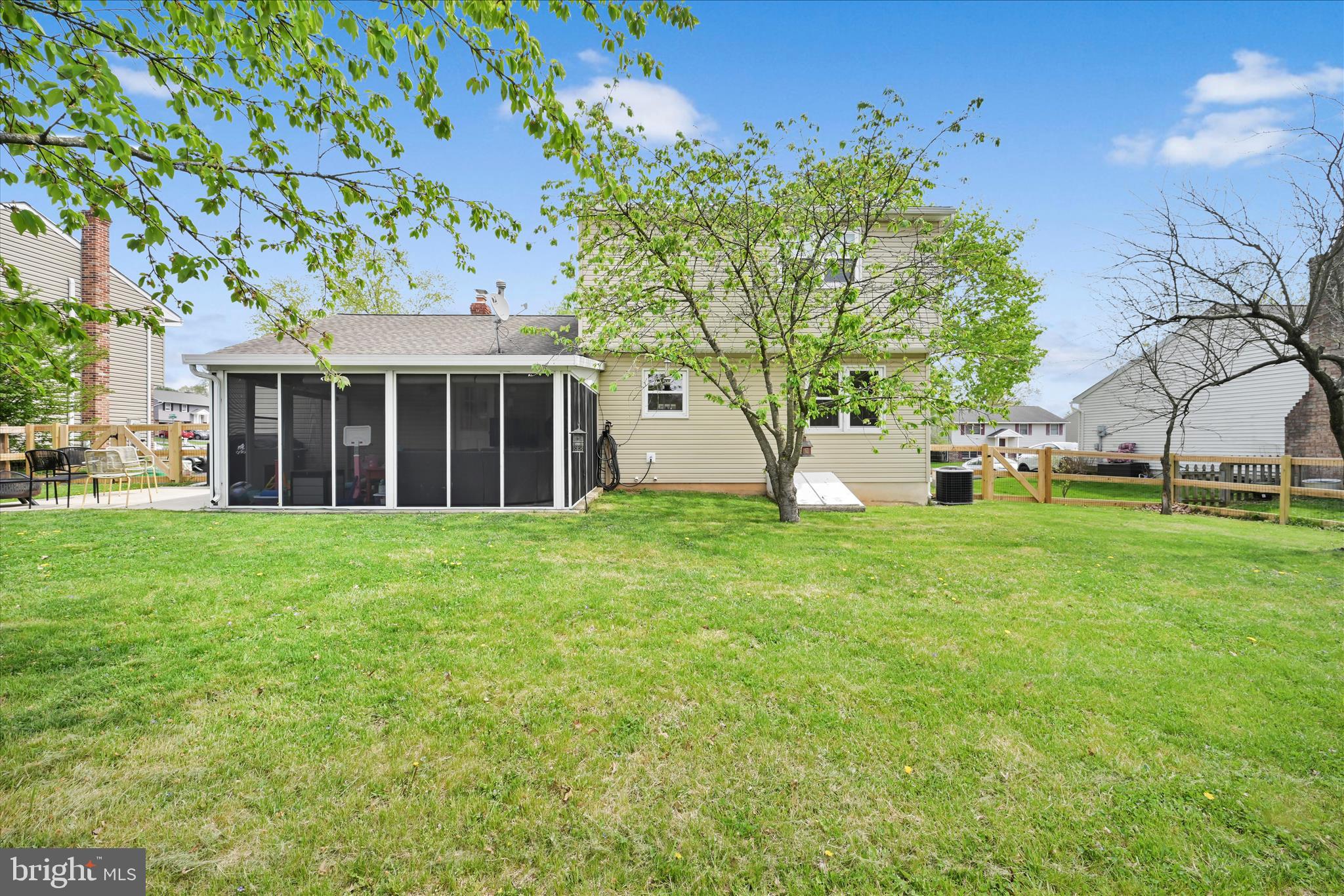 LORANE ORCHARD - Residential