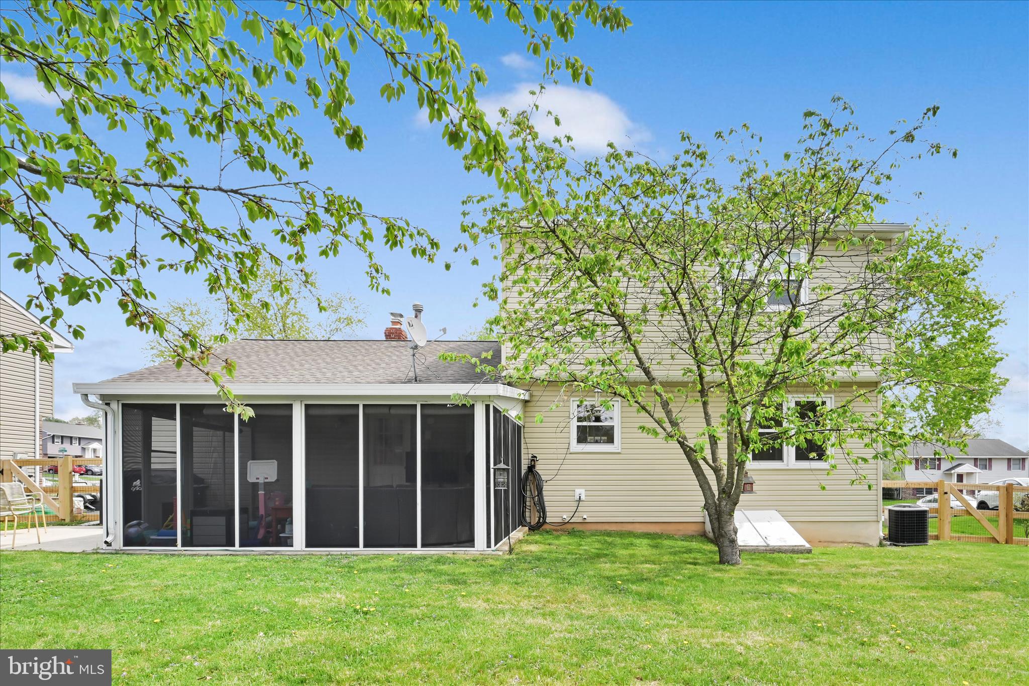 LORANE ORCHARD - Residential