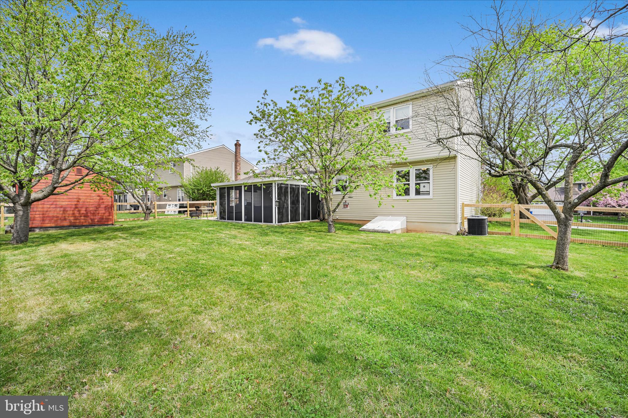 LORANE ORCHARD - Residential