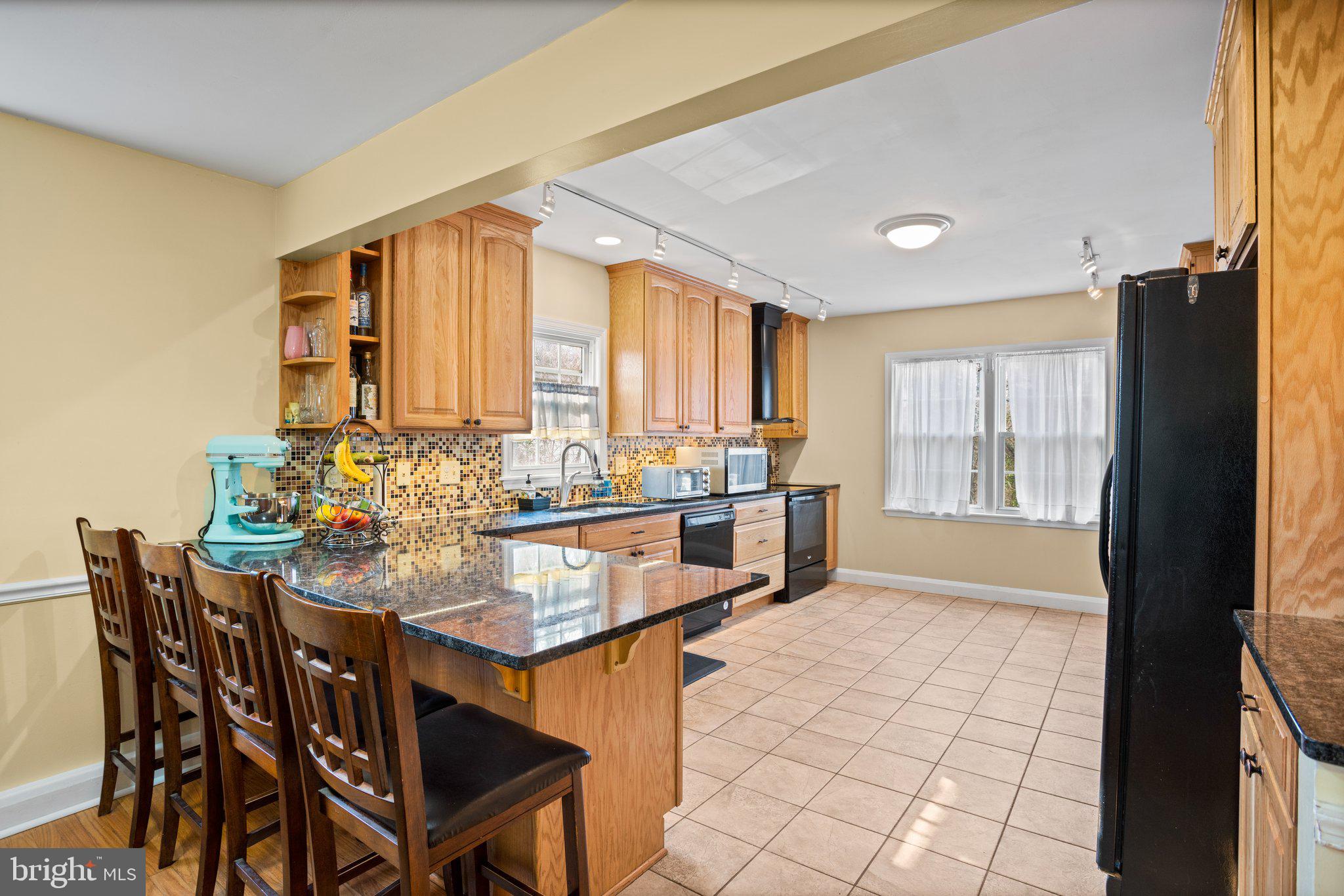 CATONSVILLE KNOLLS - Residential