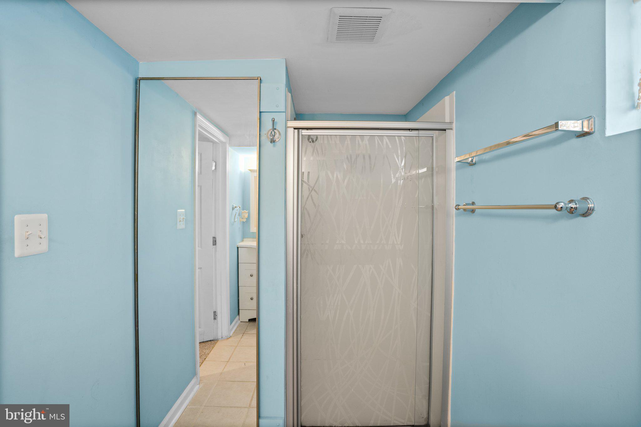 CATONSVILLE KNOLLS - Residential