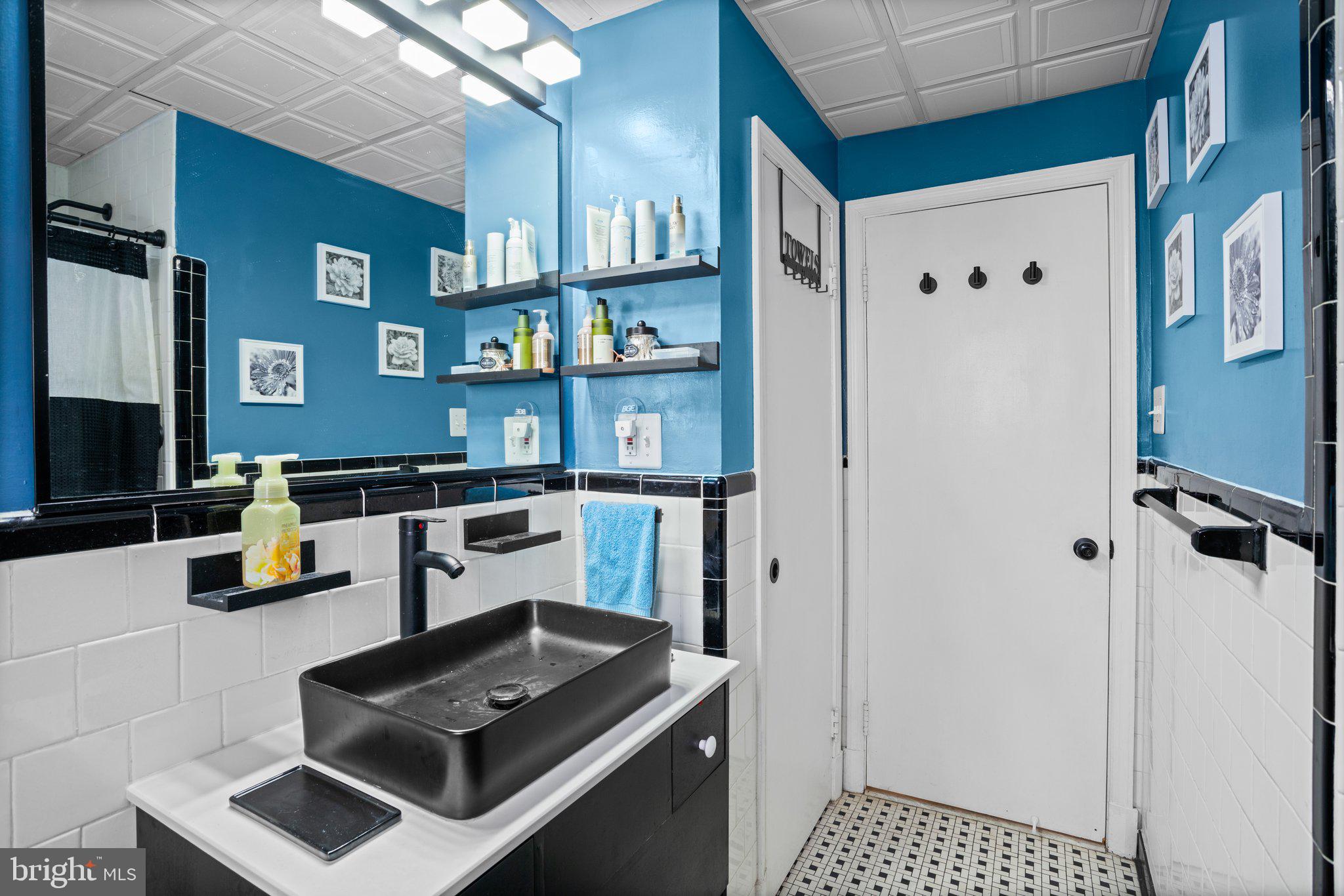 CATONSVILLE KNOLLS - Residential